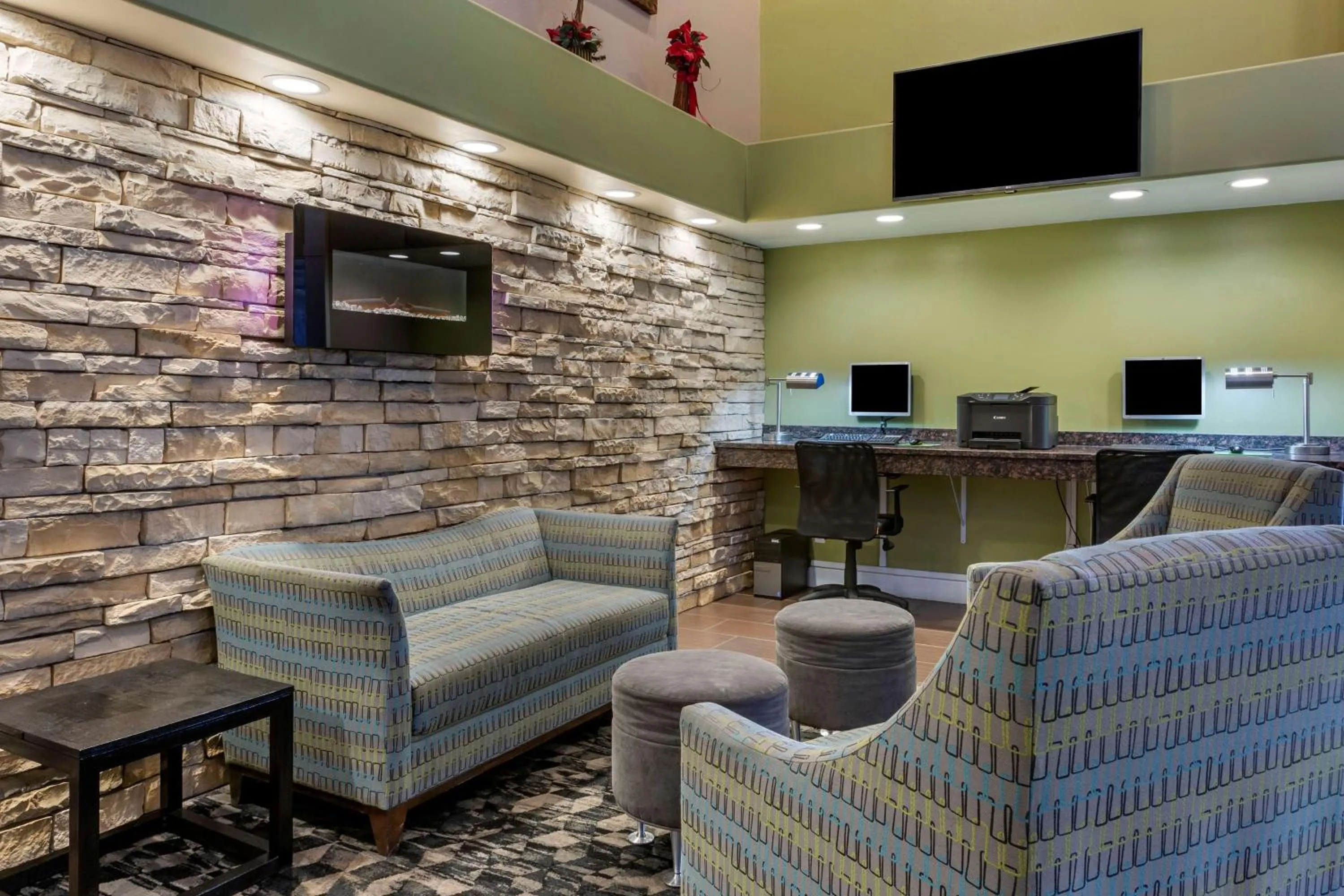 Lobby or reception in Best Western Airport Albuquerque InnSuites Hotel & Suites