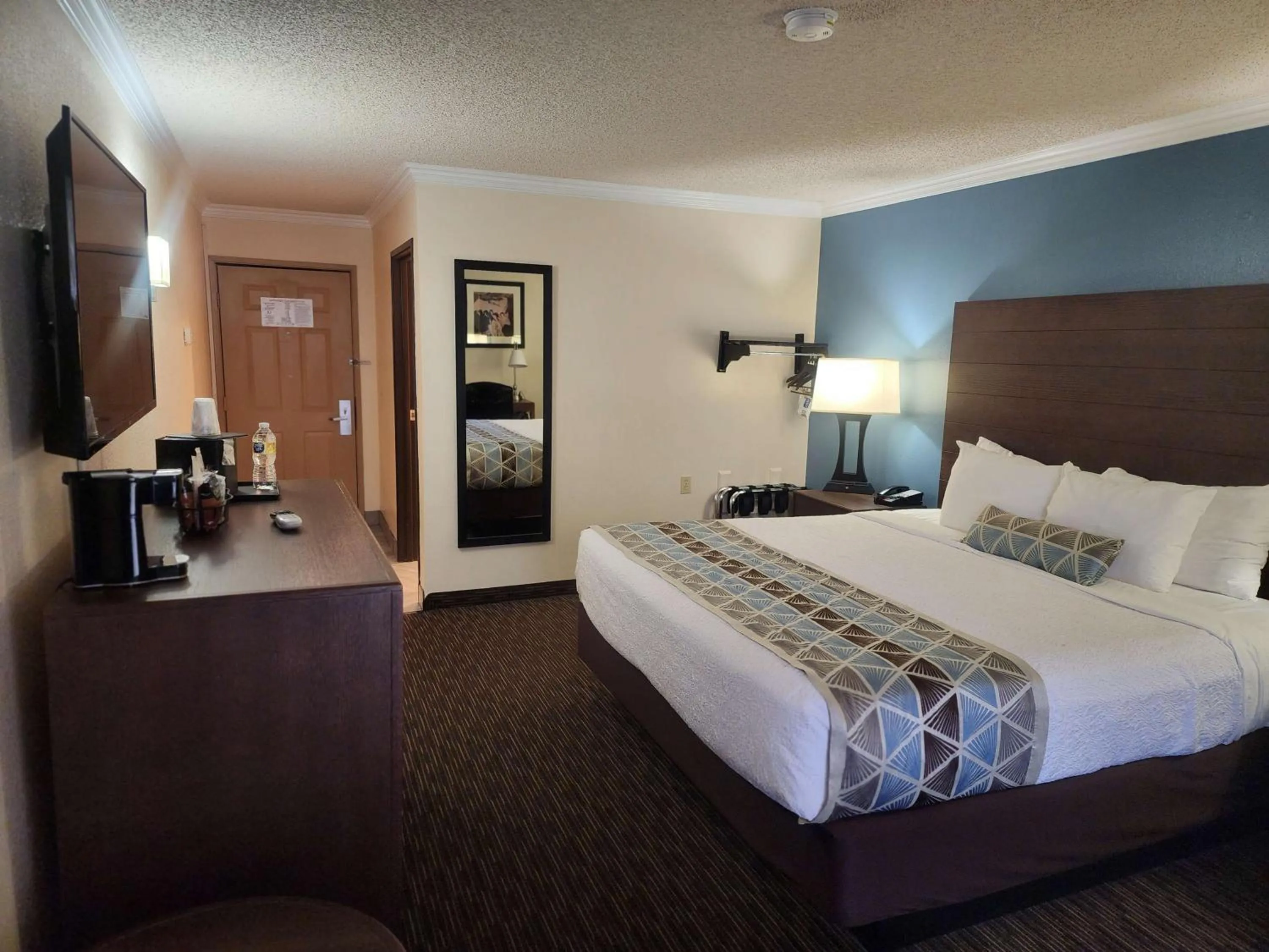 Bedroom, Bed in Best Western Airport Albuquerque InnSuites Hotel & Suites