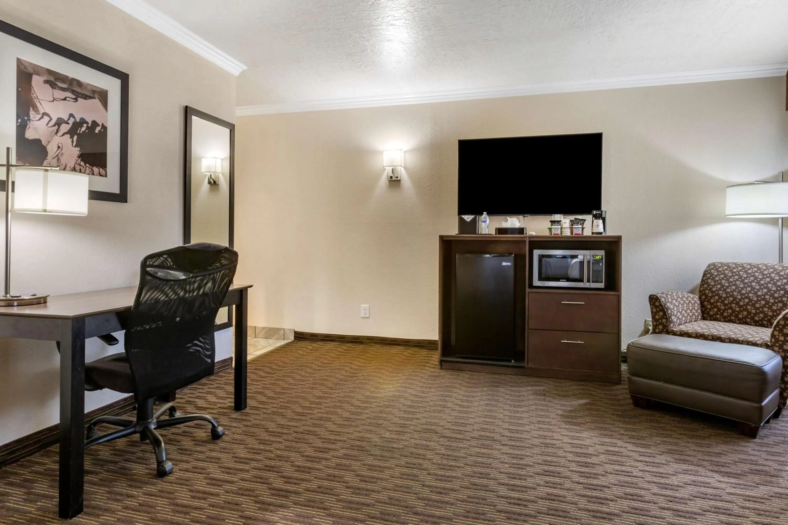 Photo of the whole room in Best Western Airport Albuquerque InnSuites Hotel & Suites