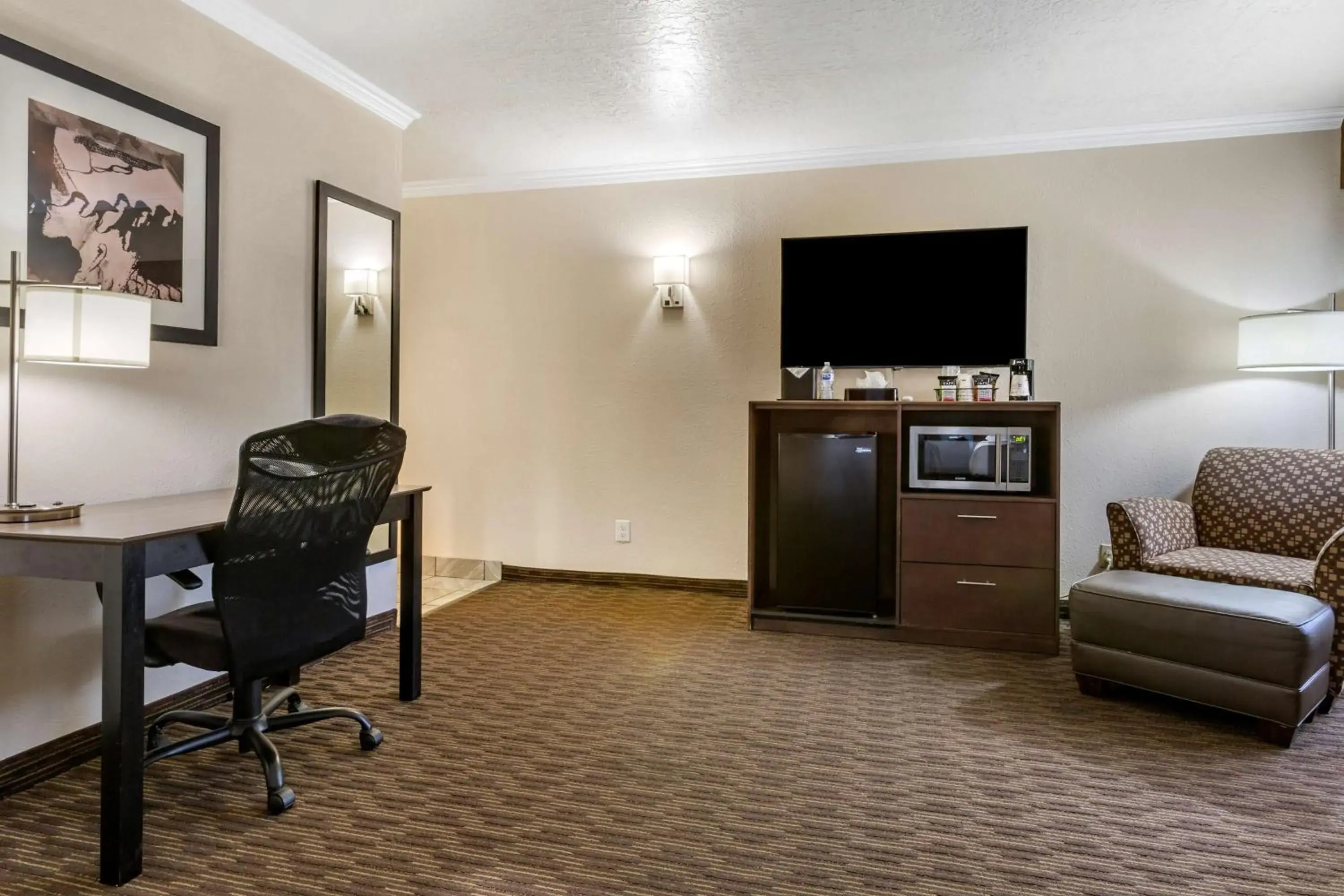 Photo of the whole room in Best Western Airport Albuquerque InnSuites Hotel & Suites Photo of the whole room in Best Western Airport Albuquerque InnSuites Hotel & Suites