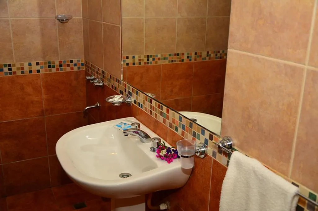 Toilet in Hotel La Giralda