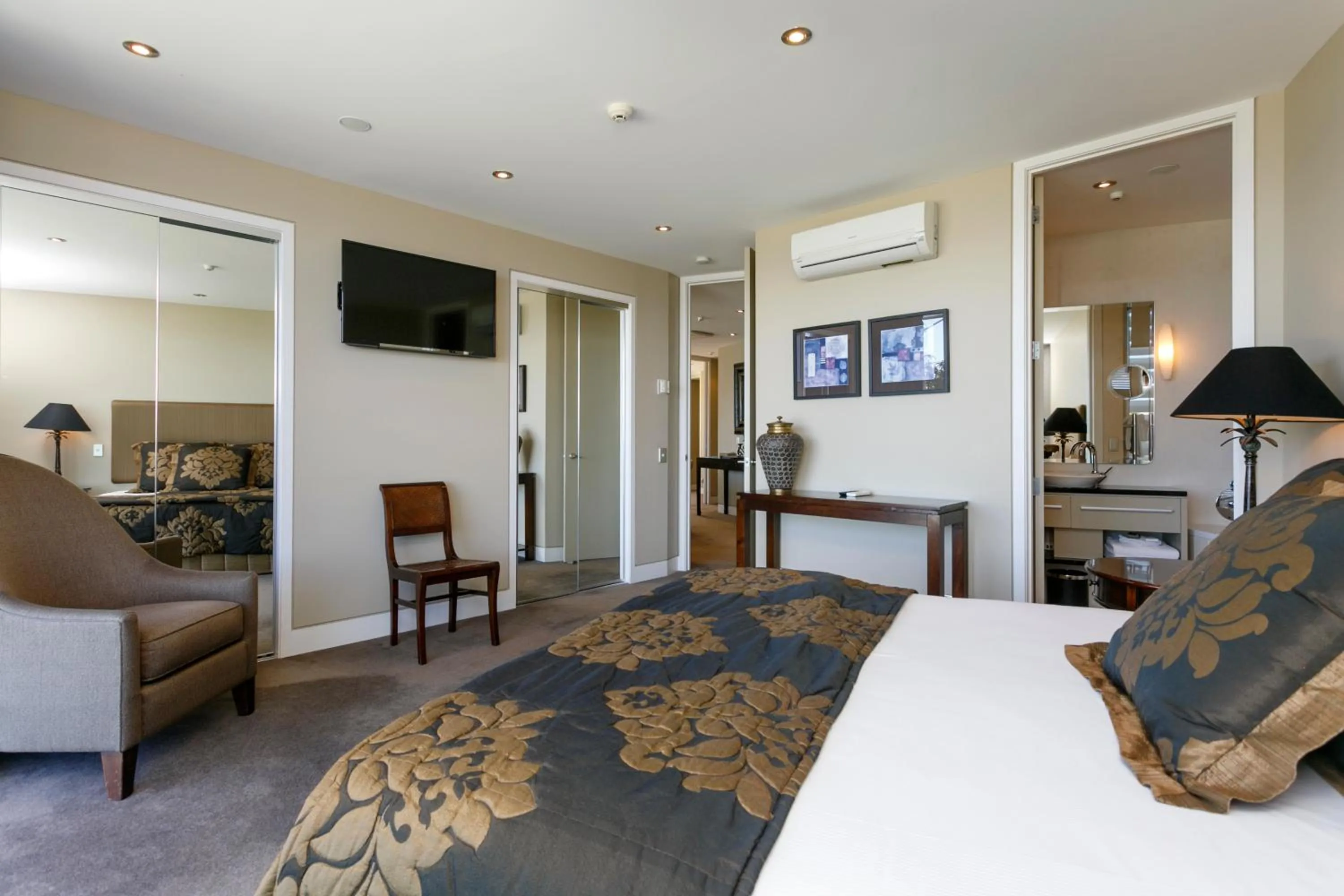 Bedroom, Bed in The Reef Resort
