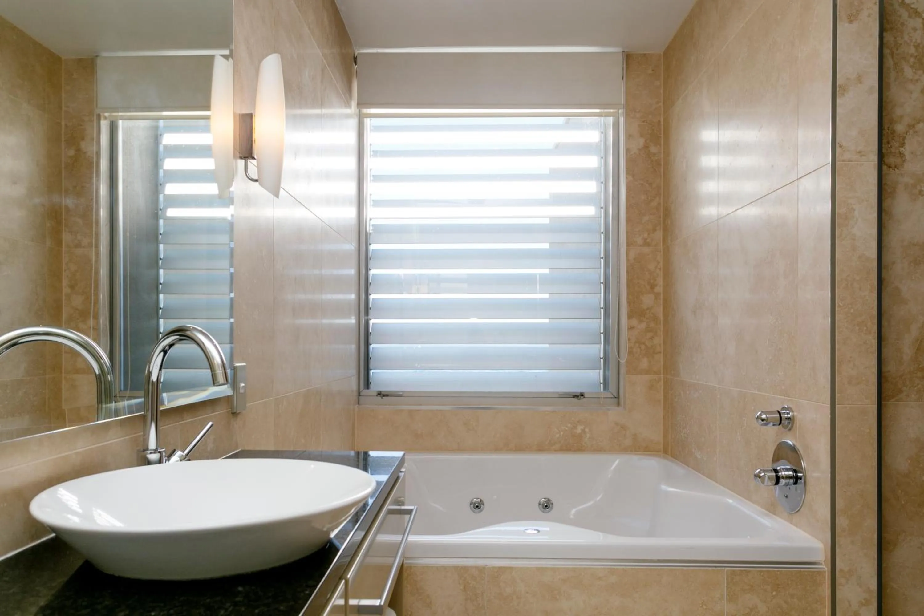 Hot Tub in The Reef Resort