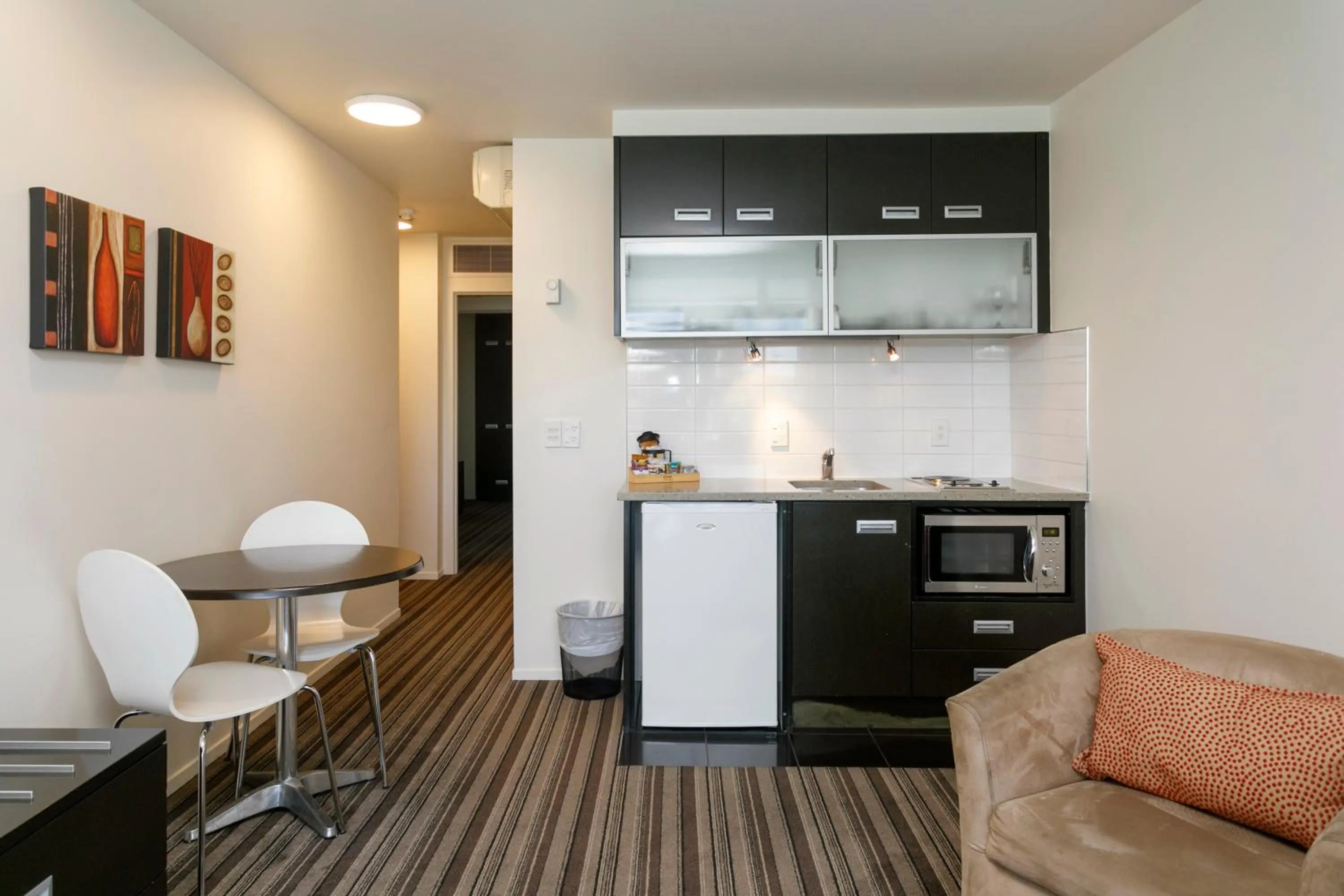 Kitchen or kitchenette in The Reef Resort