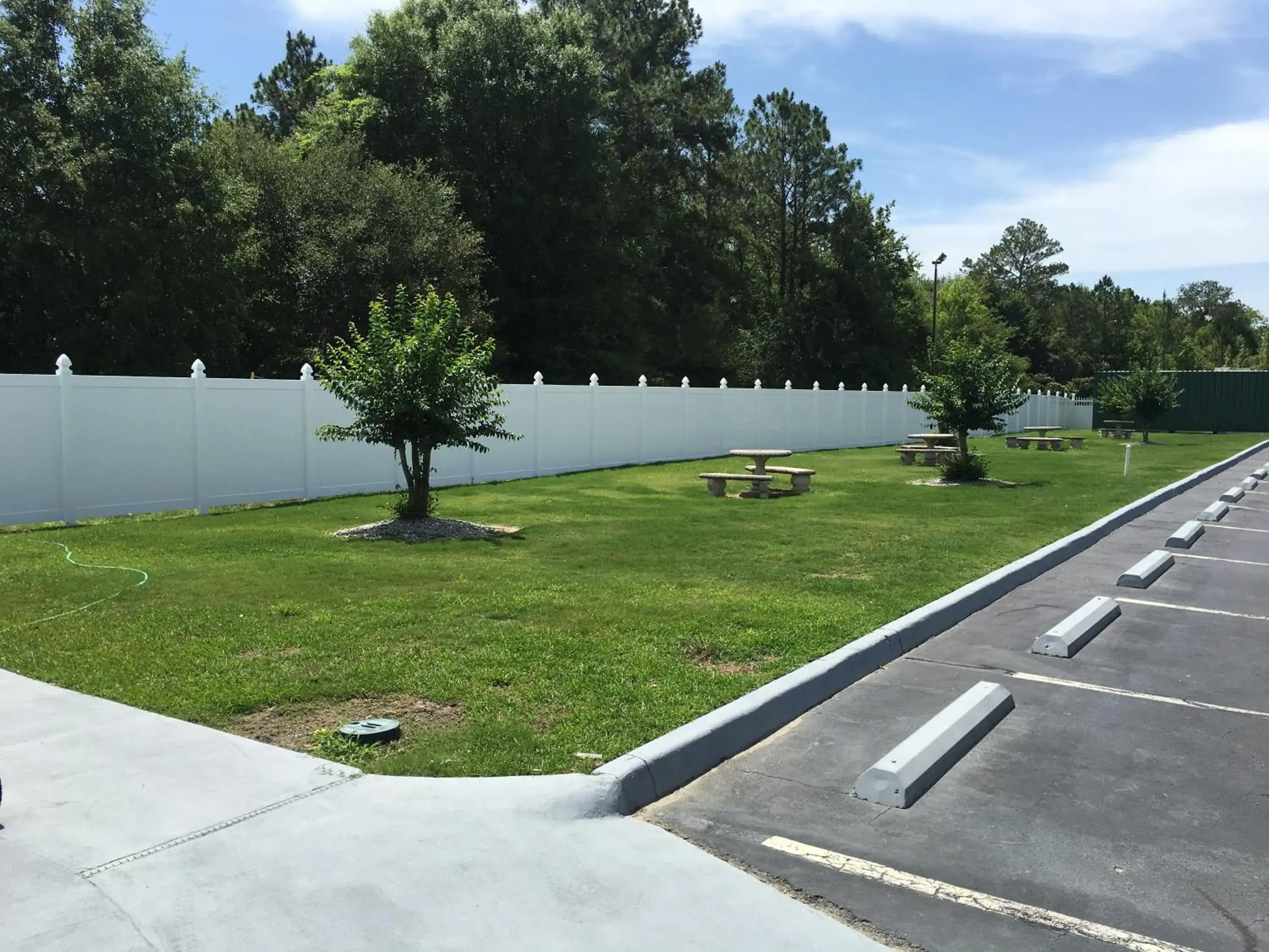 Garden view in Jameson Inn Douglas Garden view in Jameson Inn Douglas