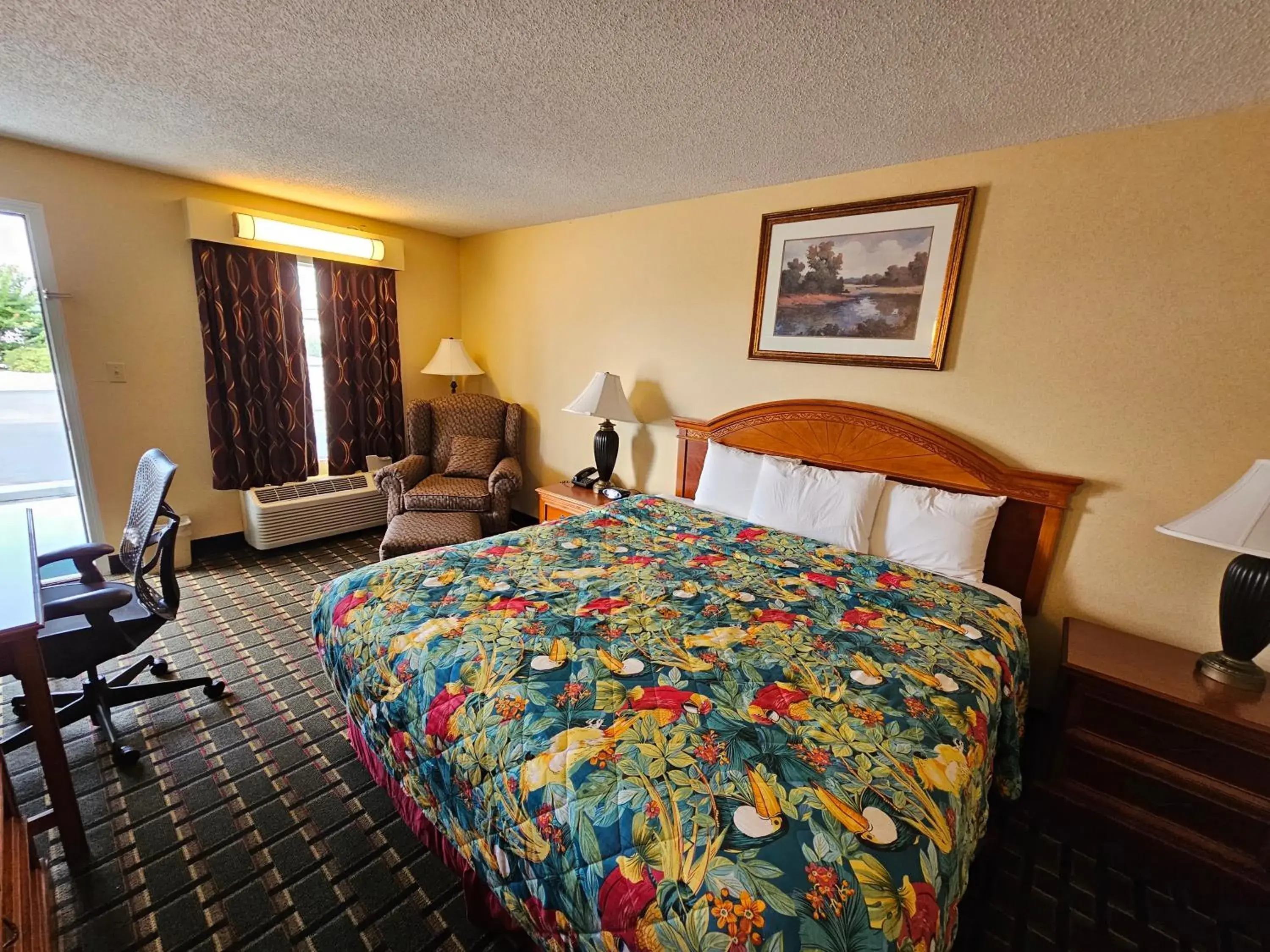 Bed in Jameson Inn Douglas Bed in Jameson Inn Douglas