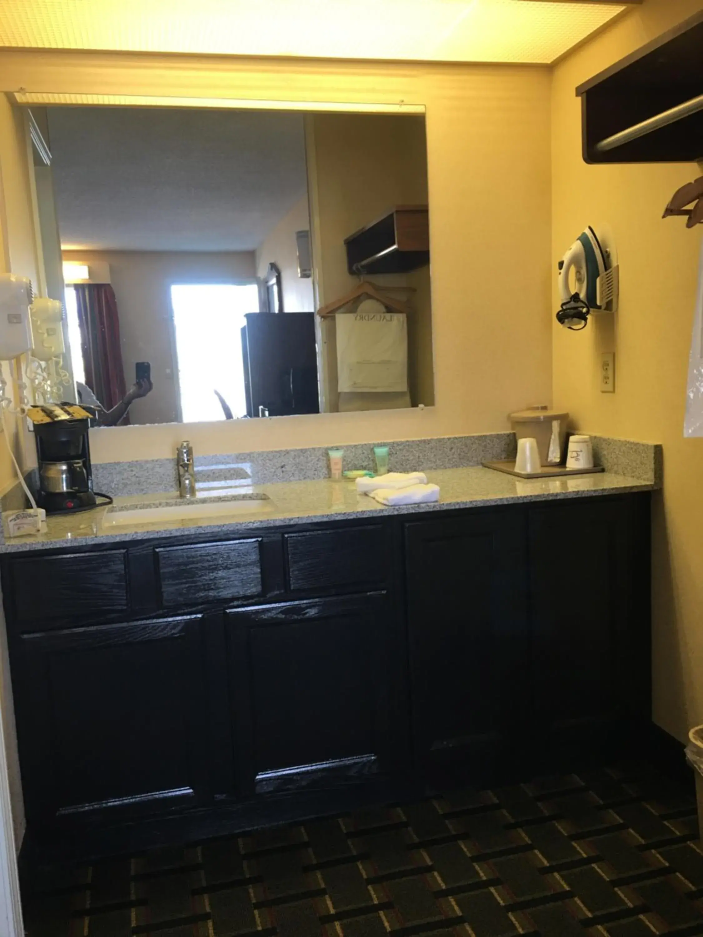 Property building in Jameson Inn Douglas Property building in Jameson Inn Douglas