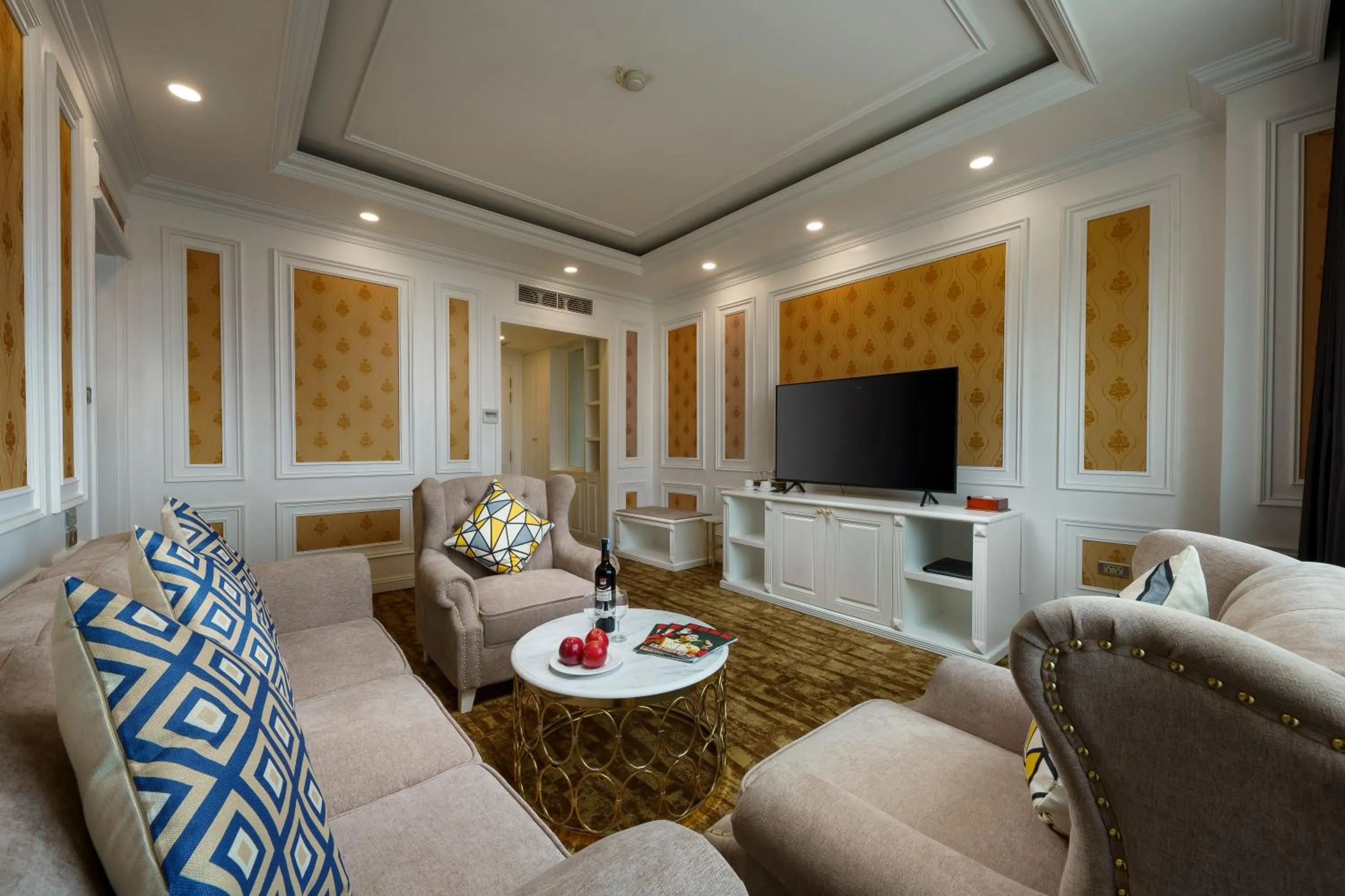 Living room in Mithrin Hotel Halong