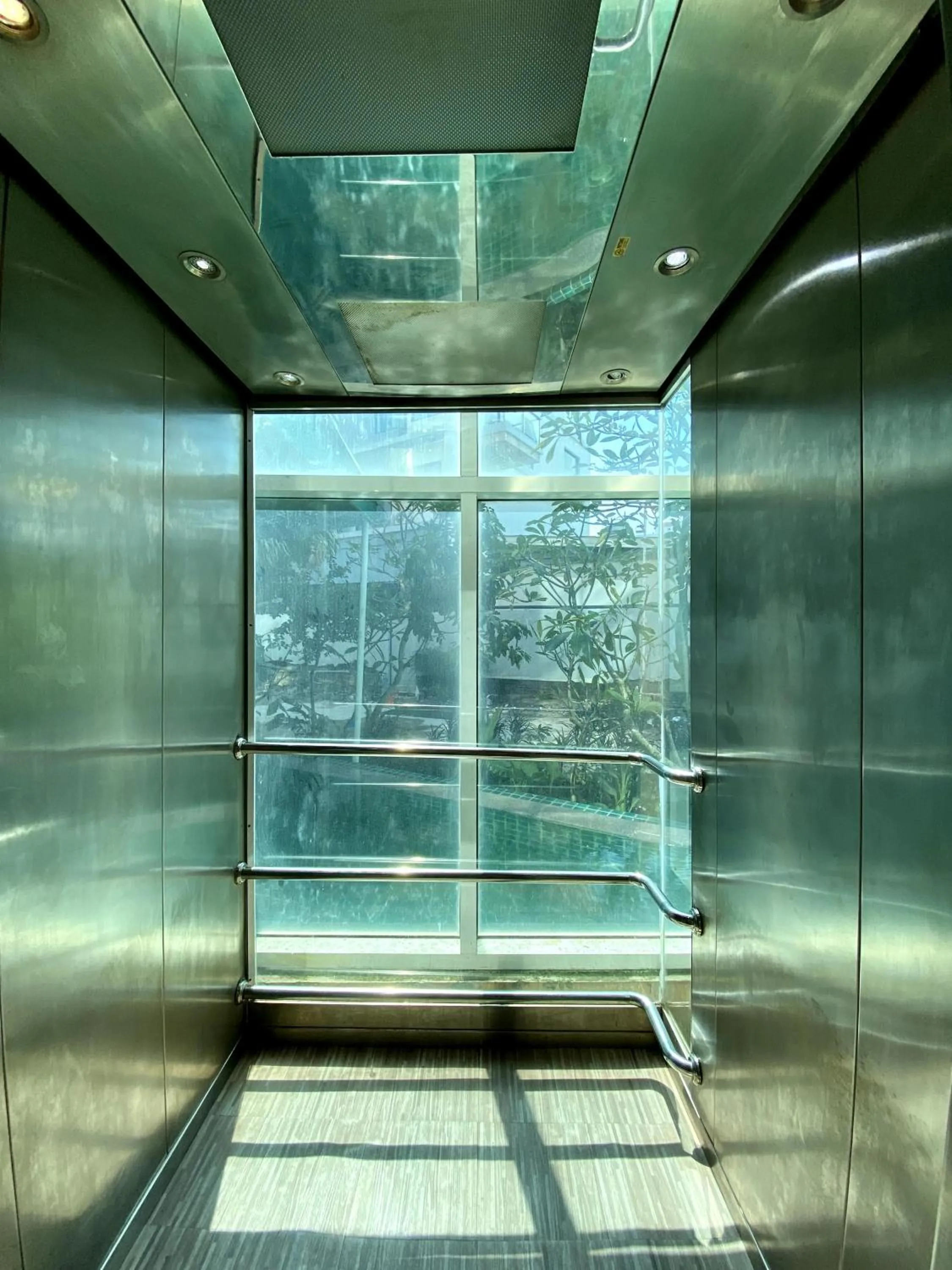 elevator in APK Resort Patong