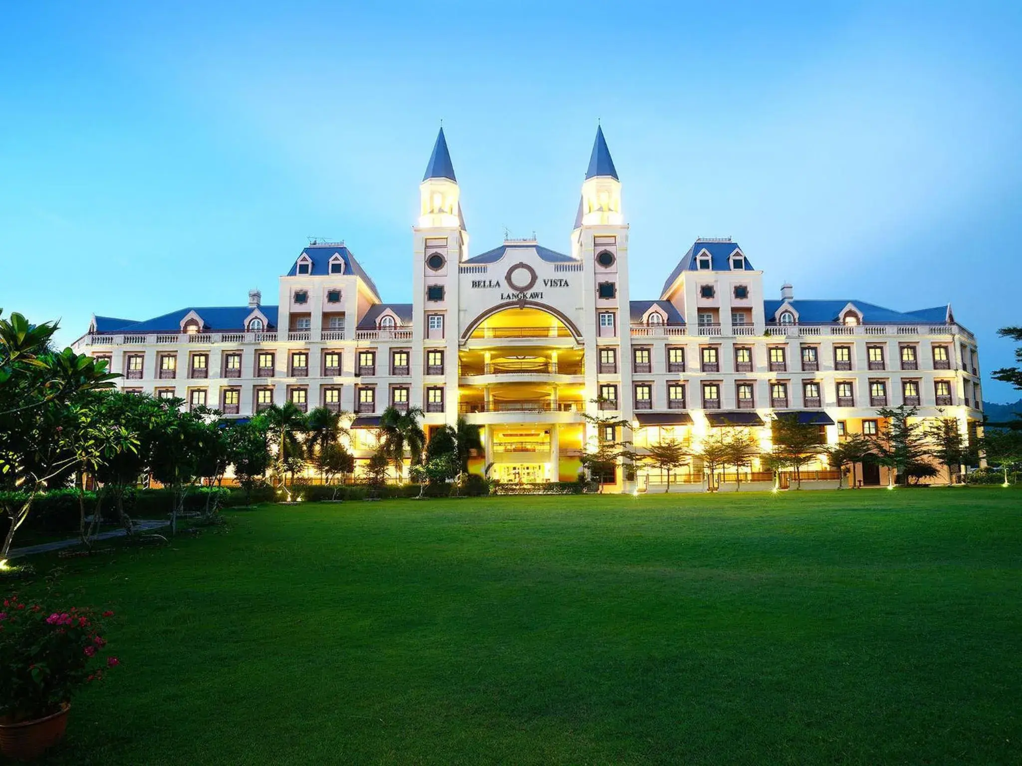 Facade/entrance in Bella Vista Waterfront Resort, Kuah Langkawi Facade/entrance in Bella Vista Waterfront Resort, Kuah Langkawi