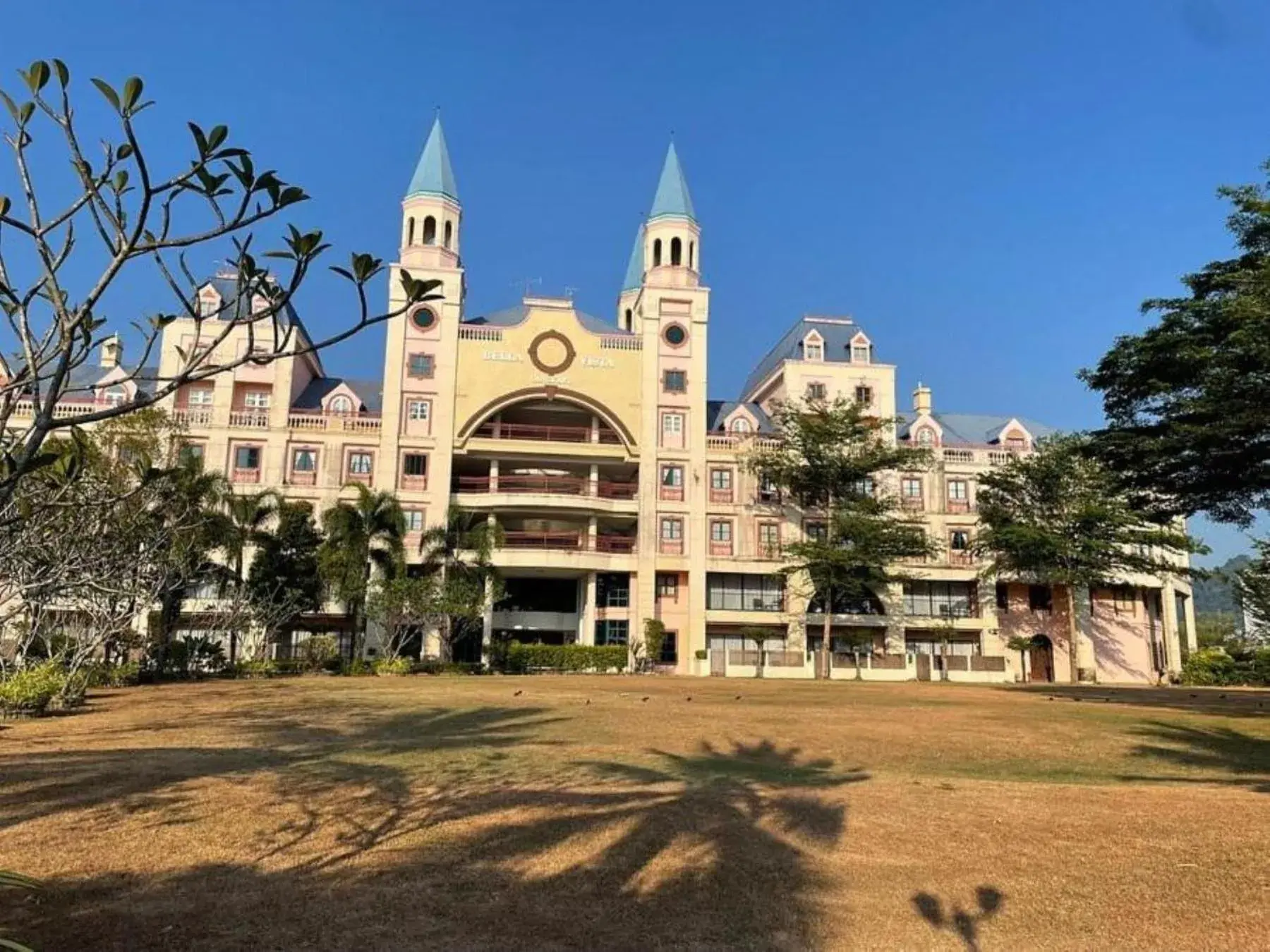 Property building in Bella Vista Waterfront Resort, Kuah Langkawi Property building in Bella Vista Waterfront Resort, Kuah Langkawi
