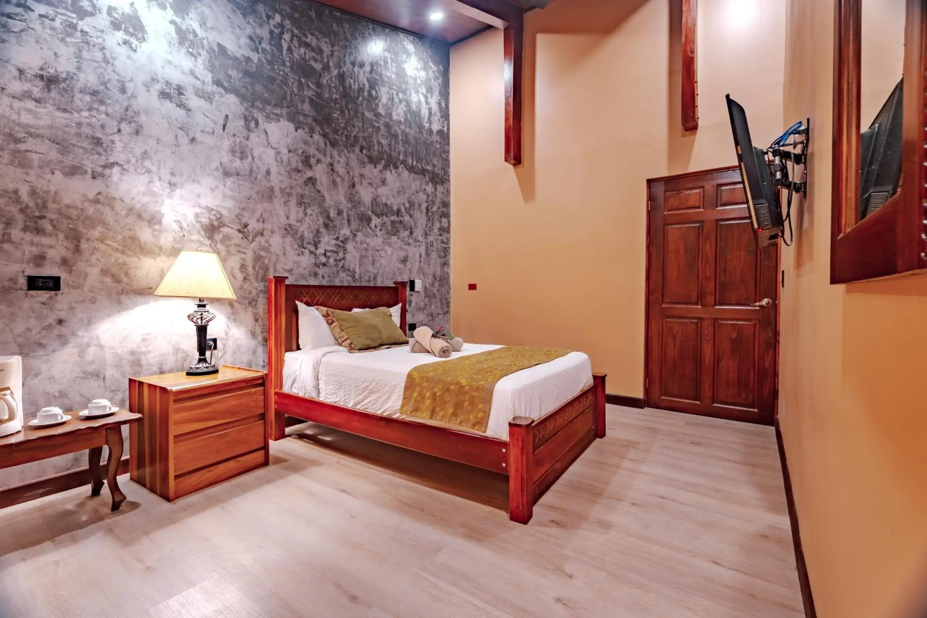 Standard Queen Room in Hotel Villa Florencia Standard Queen Room in Hotel Villa Florencia