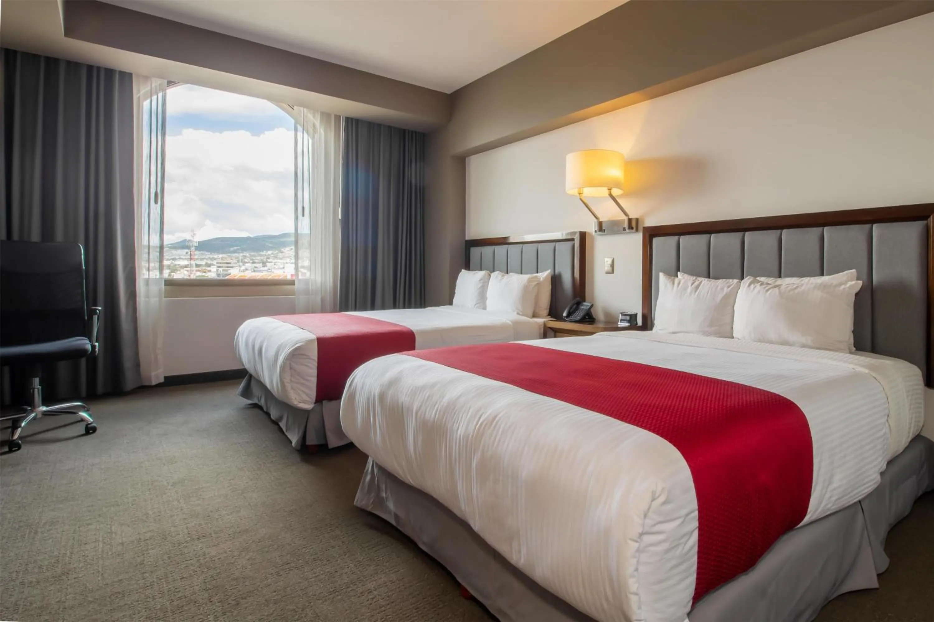 Bedroom, Bed in Best Western Plus Santa Cecilia Pachuca