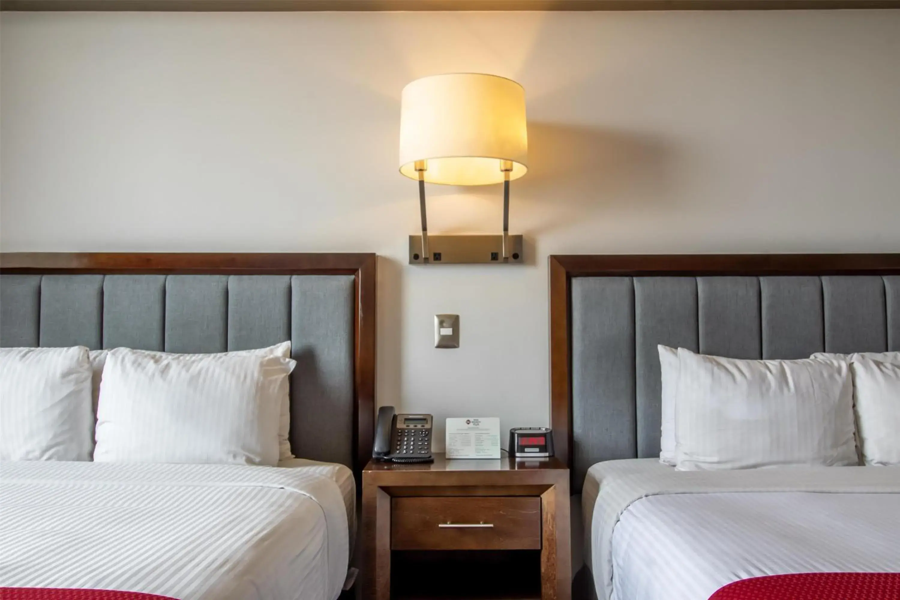 Queen Room with Two Queen Beds in Best Western Plus Santa Cecilia Pachuca Queen Room with Two Queen Beds in Best Western Plus Santa Cecilia Pachuca