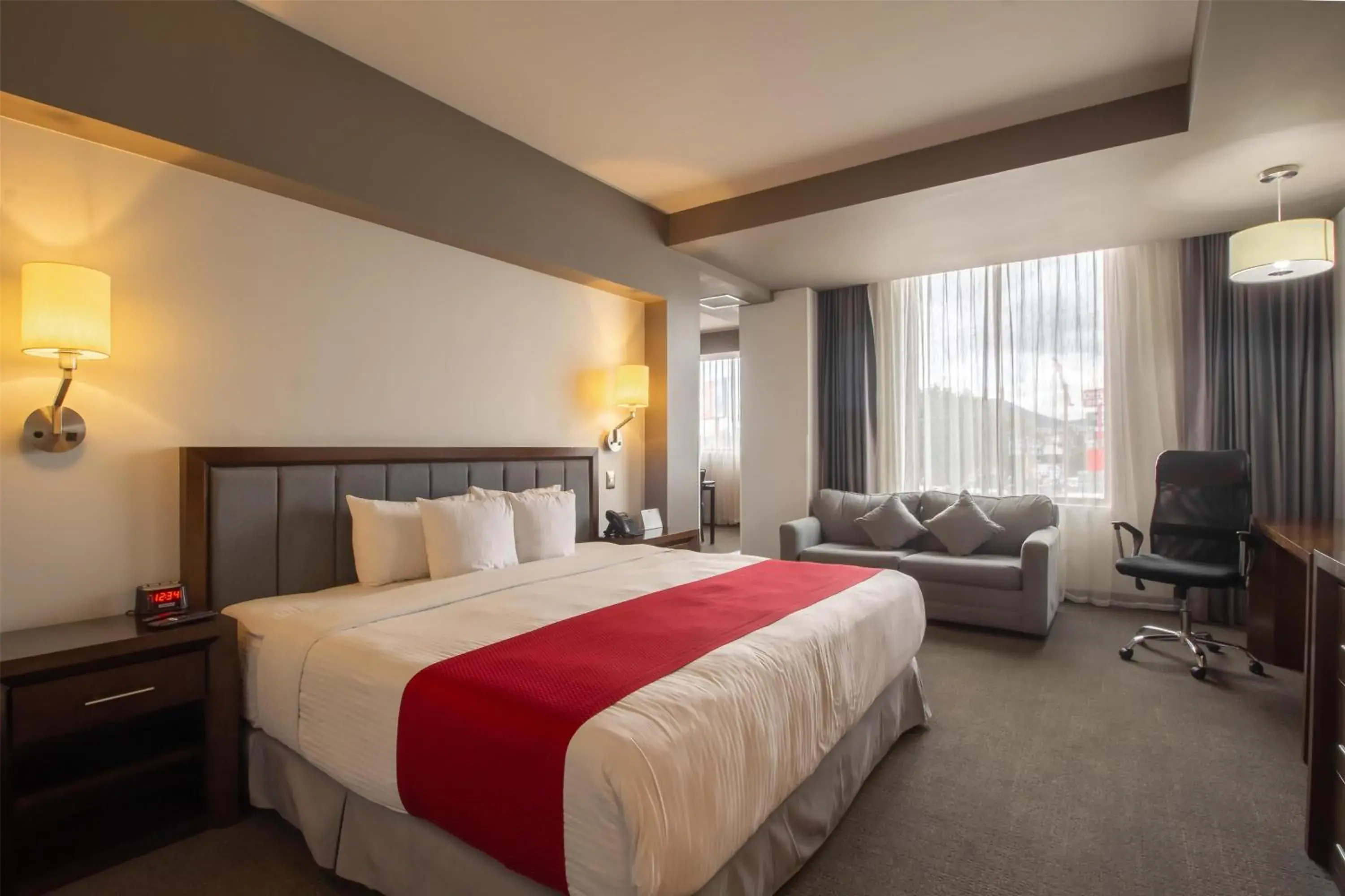 Junior King Suite with Sofa Bed in Best Western Plus Santa Cecilia Pachuca Junior King Suite with Sofa Bed in Best Western Plus Santa Cecilia Pachuca