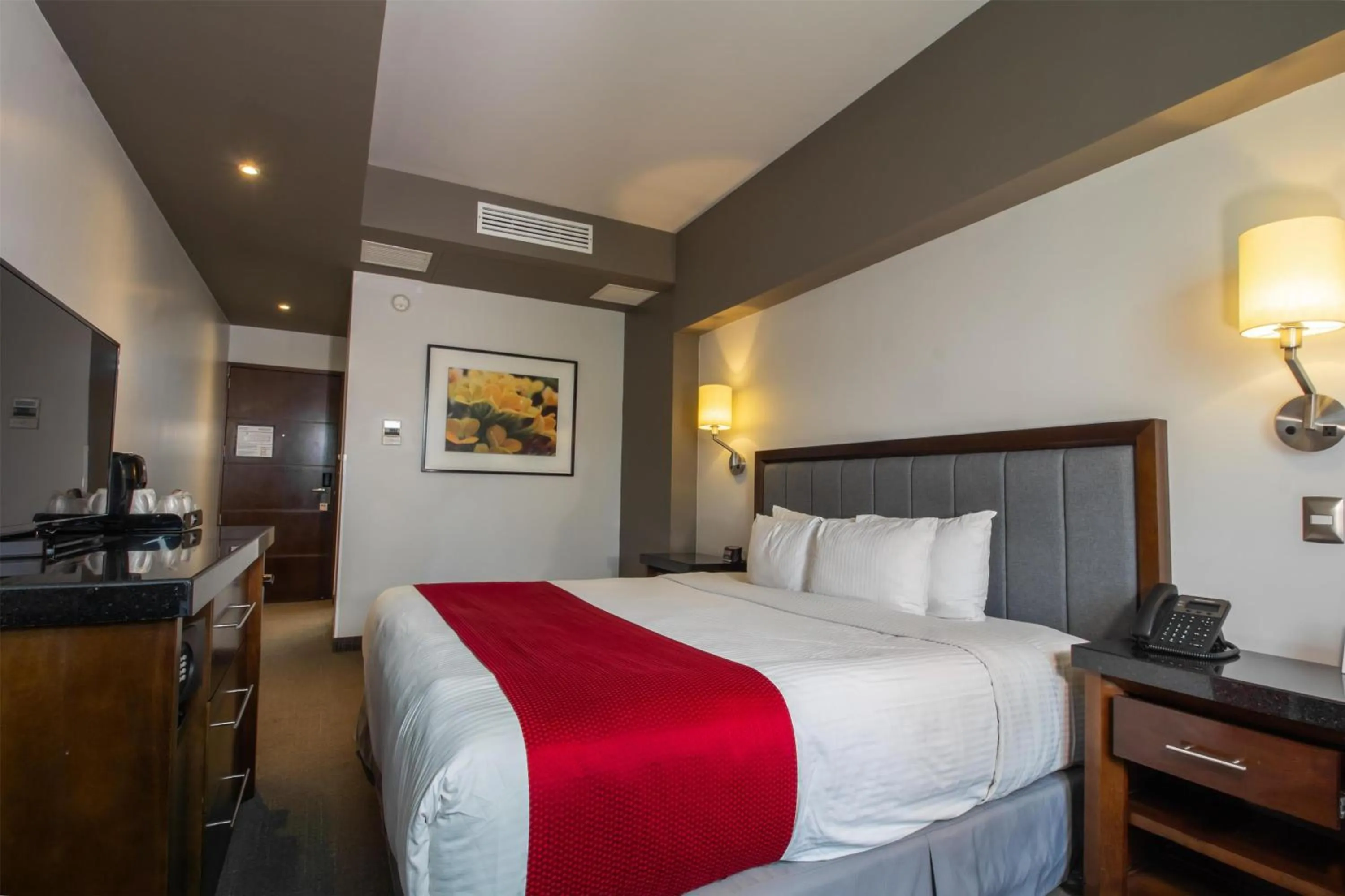 Bedroom, Bed in Best Western Plus Santa Cecilia Pachuca