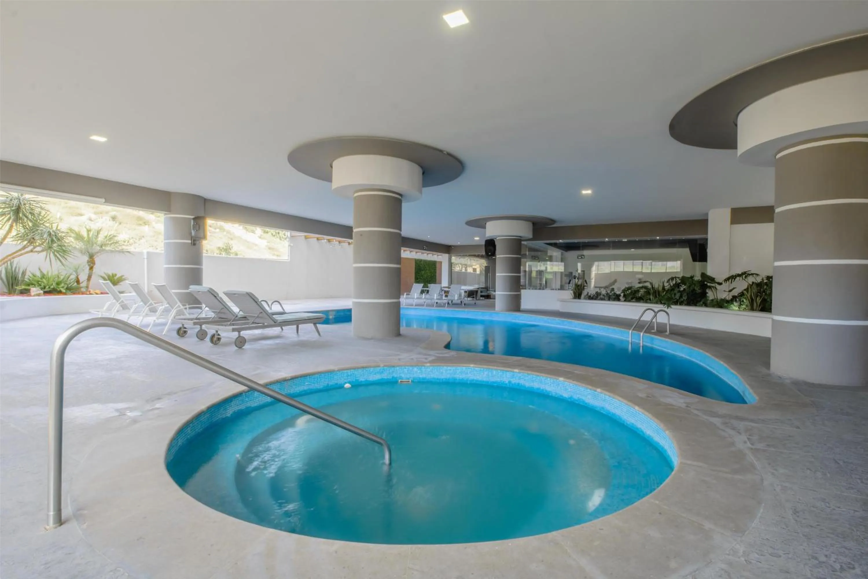 Pool view in Best Western Plus Santa Cecilia Pachuca