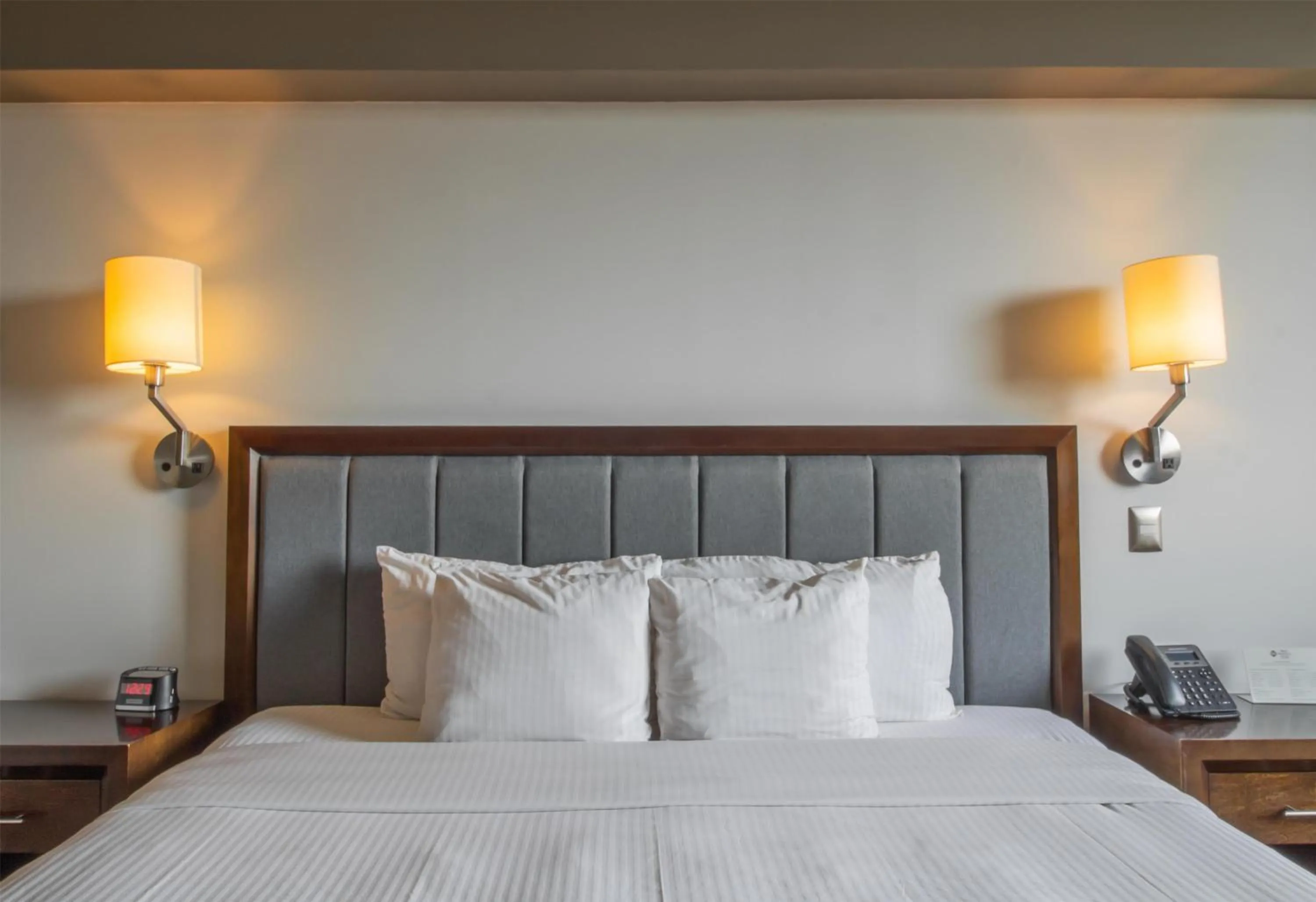 Bedroom, Bed in Best Western Plus Santa Cecilia Pachuca