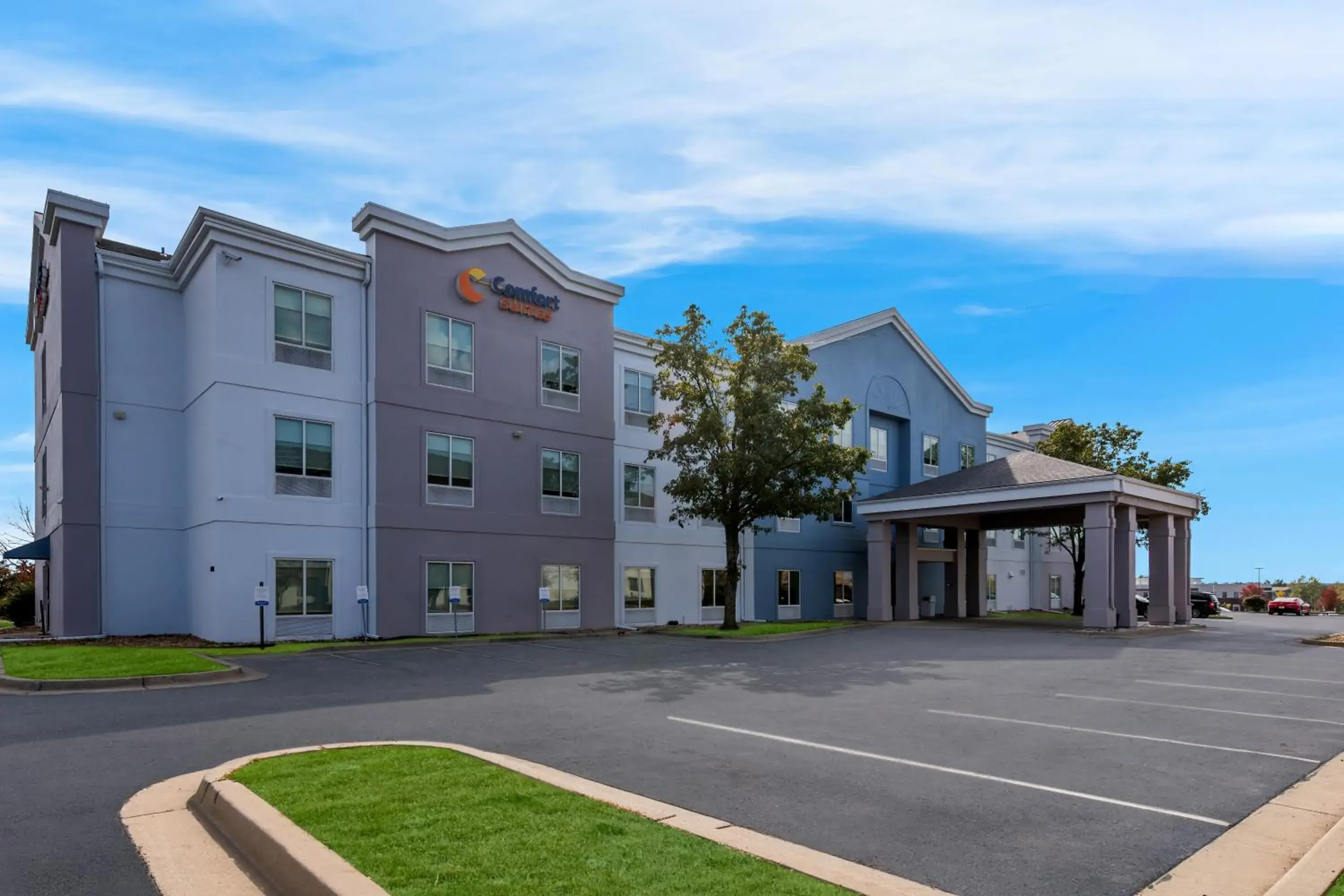 Property building in Comfort Suites Kansas City-Liberty Property building in Comfort Suites Kansas City-Liberty