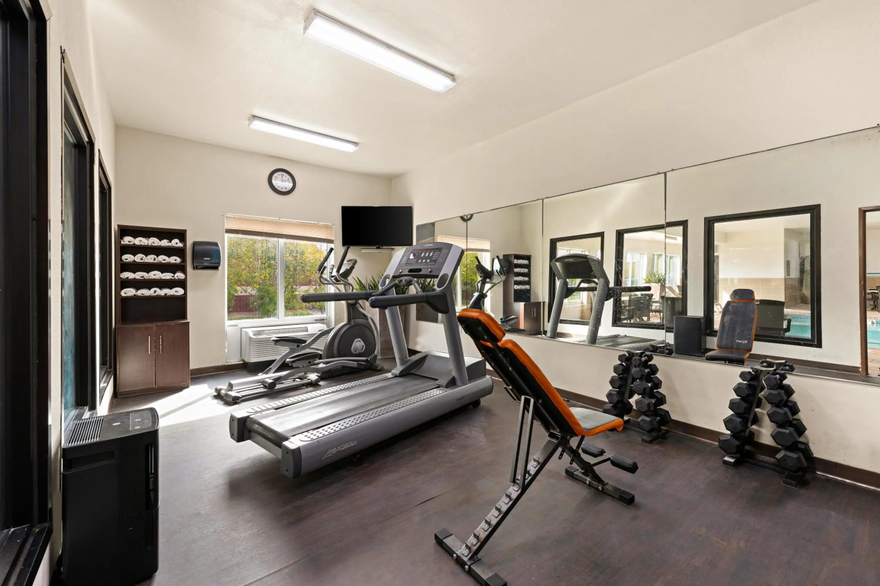 Fitness centre/facilities in Comfort Suites Kansas City-Liberty