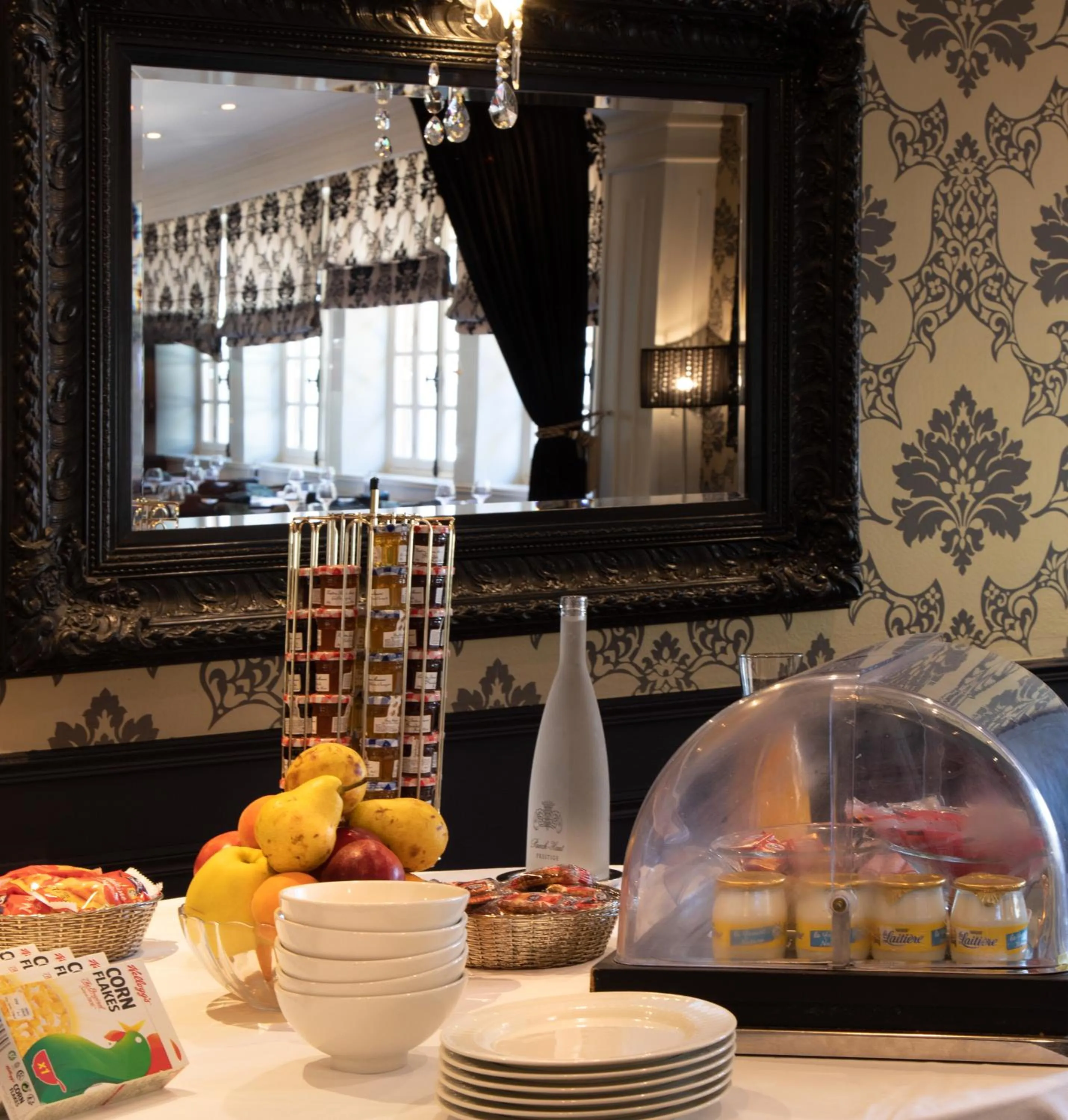 Buffet breakfast in Hotel Restaurant du Centre et du Lauragais