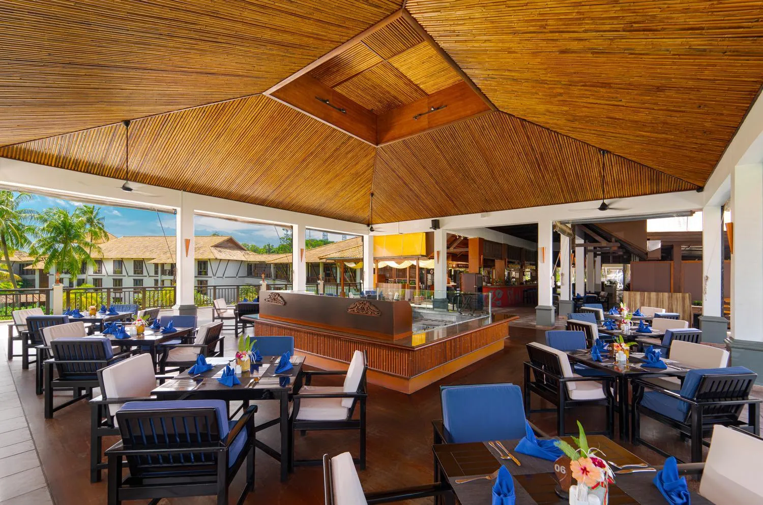 Restaurant/places to eat in Banyu Biru Villa