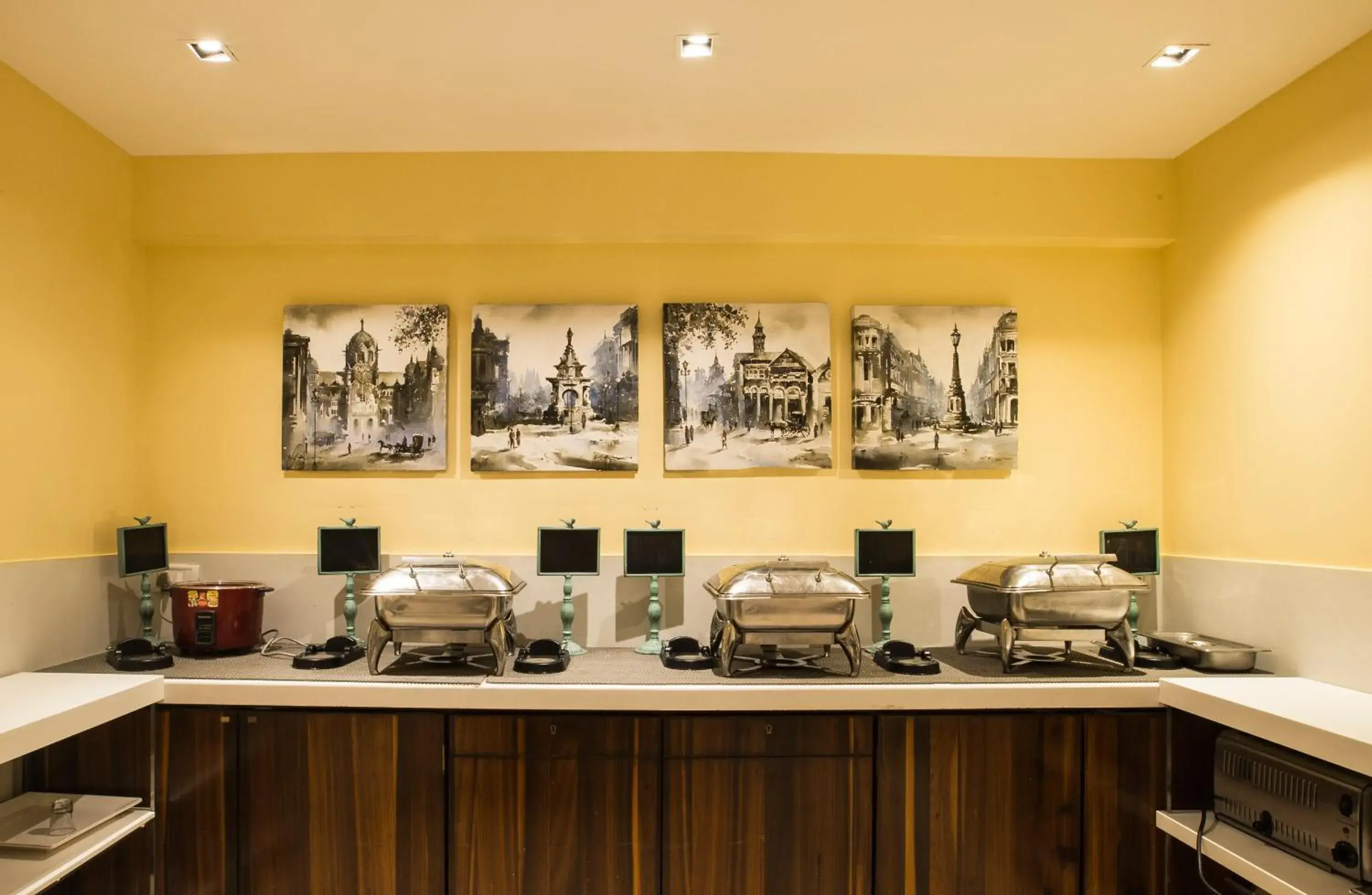 Restaurant/places to eat in Hotel Bawa Continental Restaurant/places to eat in Hotel Bawa Continental