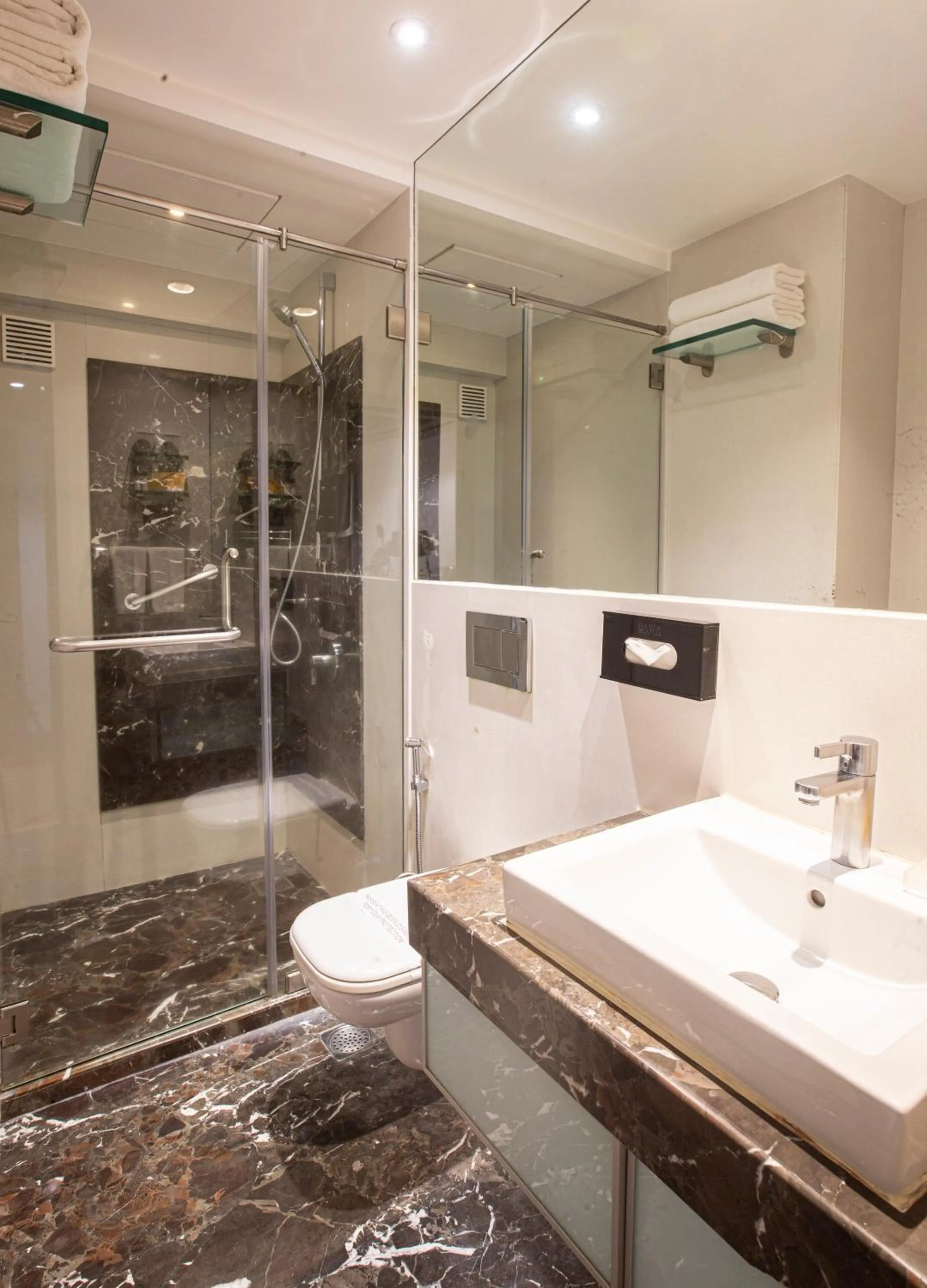 Hotel Bawa Continental