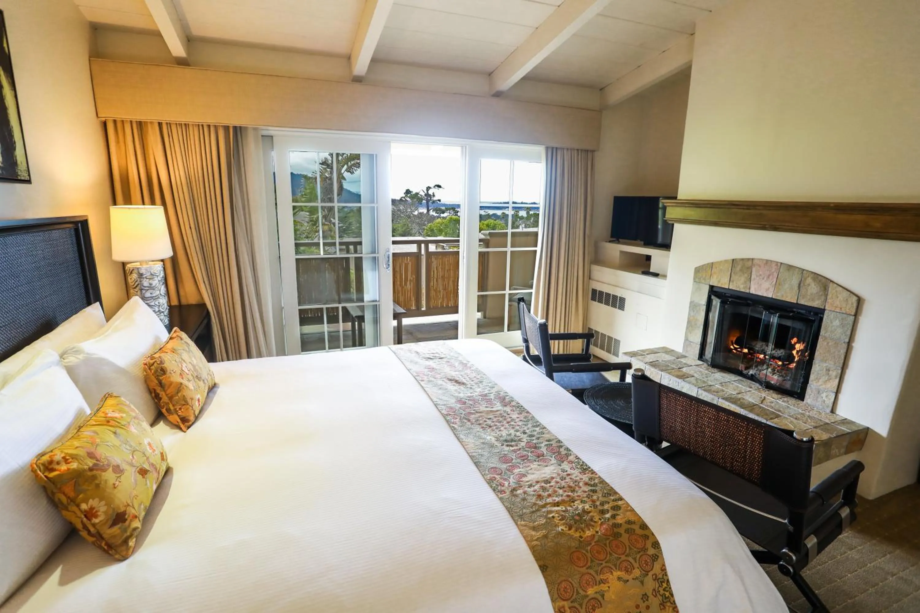 Bed in Tradewinds Carmel