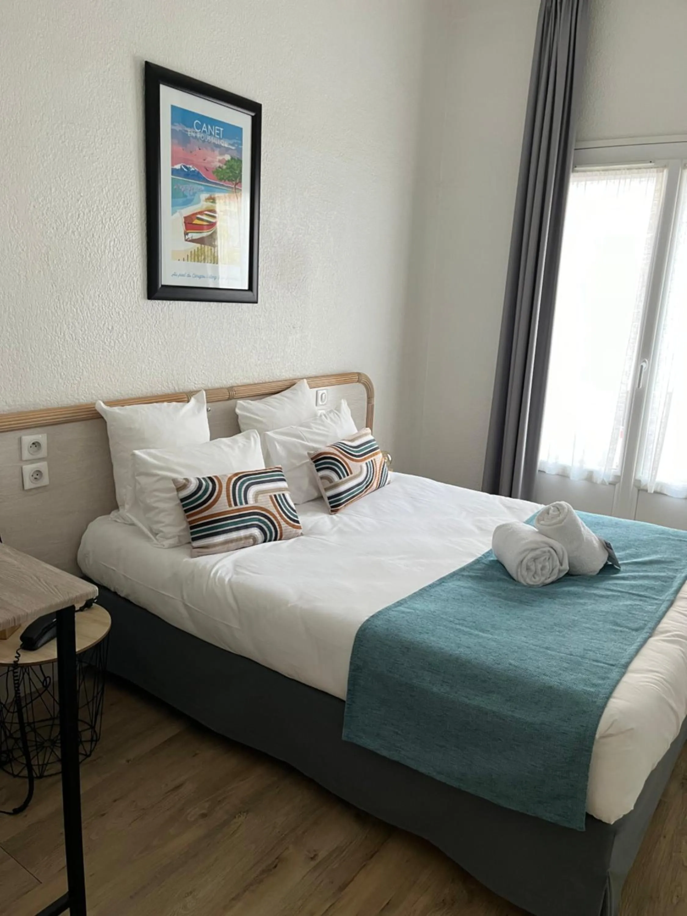 Bed in Hotel Saint Georges, Face à la mer