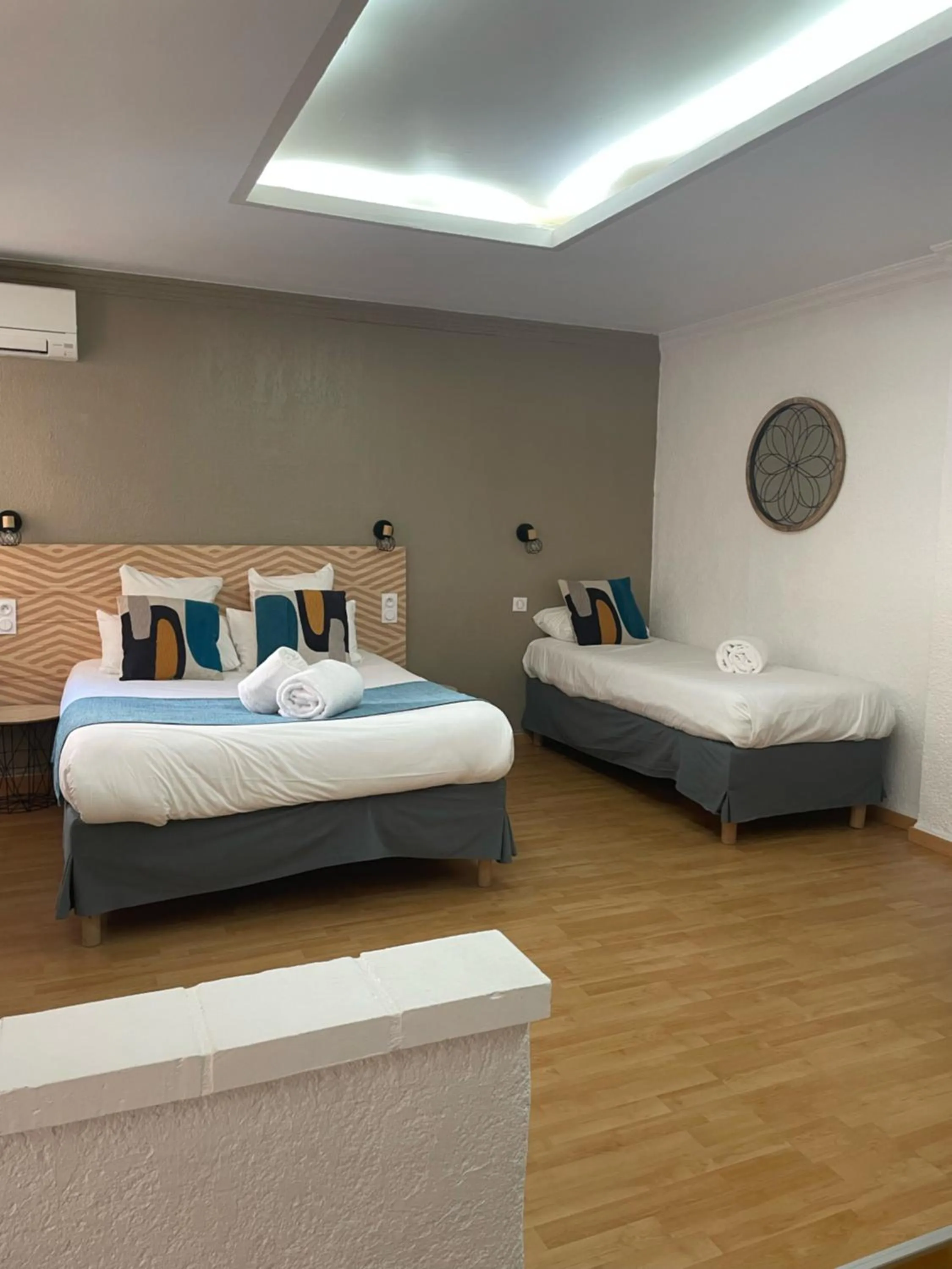 Bed in Hotel Saint Georges, Face à la mer