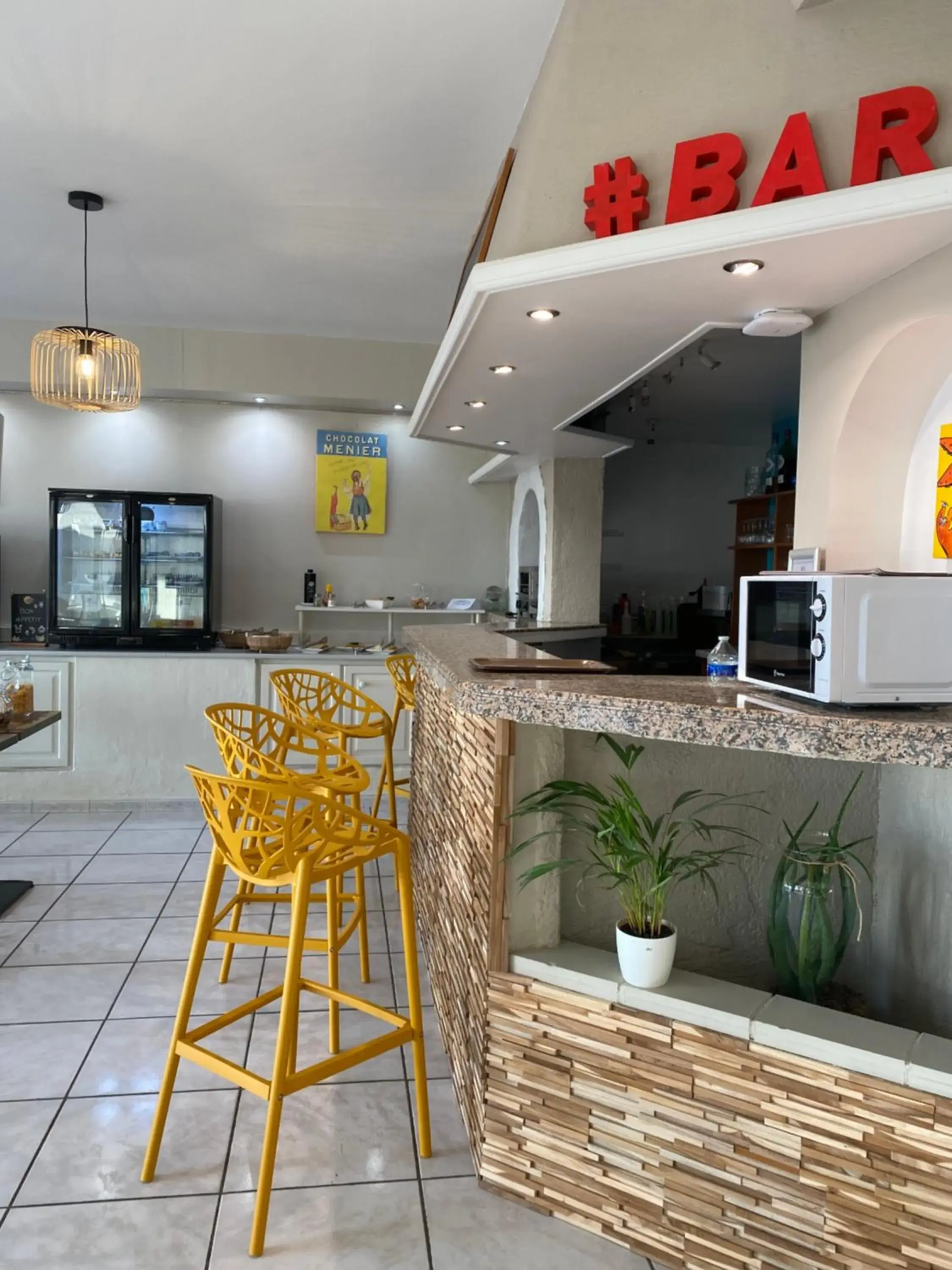 Lounge or bar in Hotel Saint Georges, Face à la mer Lounge or bar in Hotel Saint Georges, Face à la mer