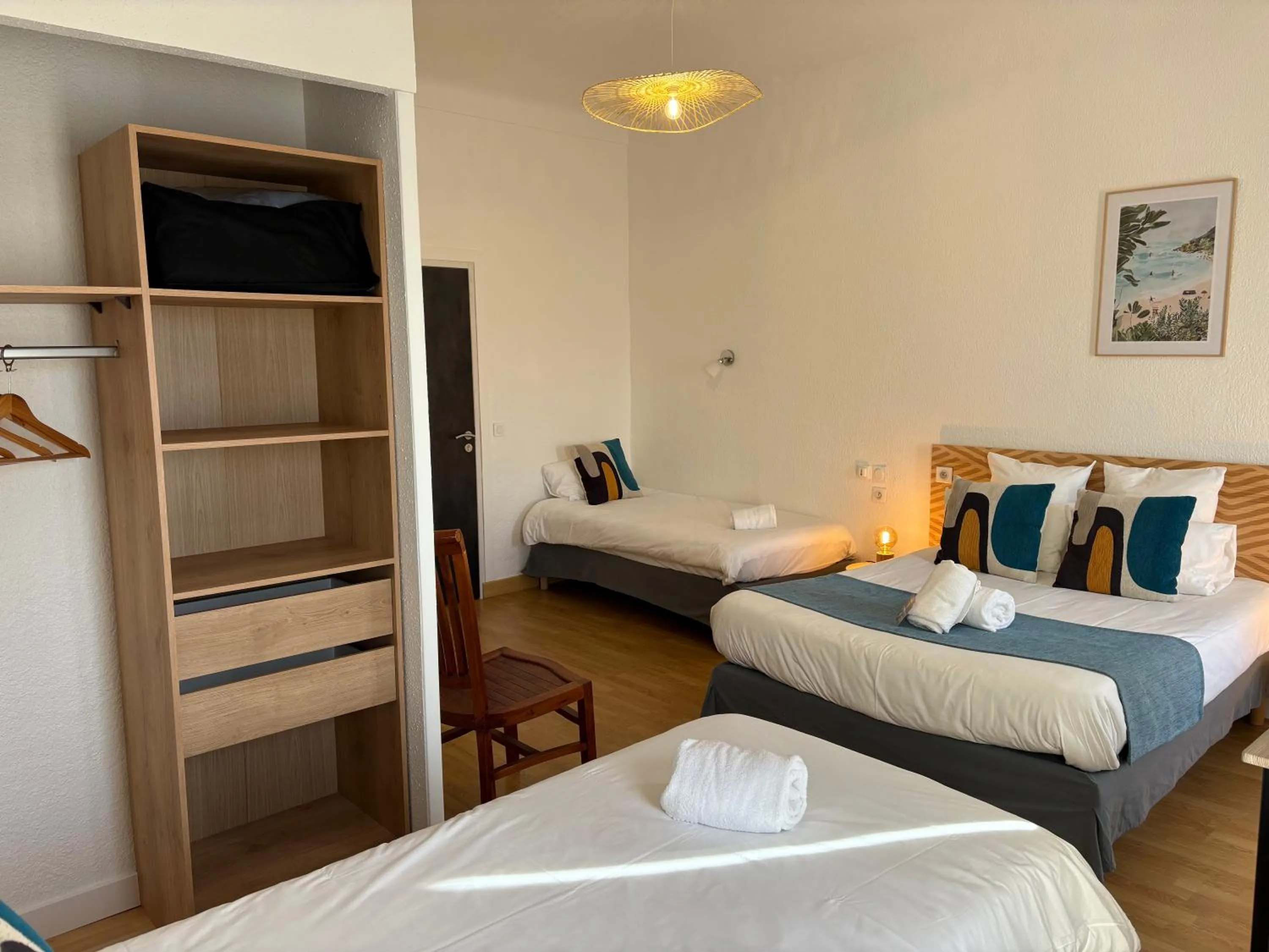 Bed in Hotel Saint Georges, Face à la mer