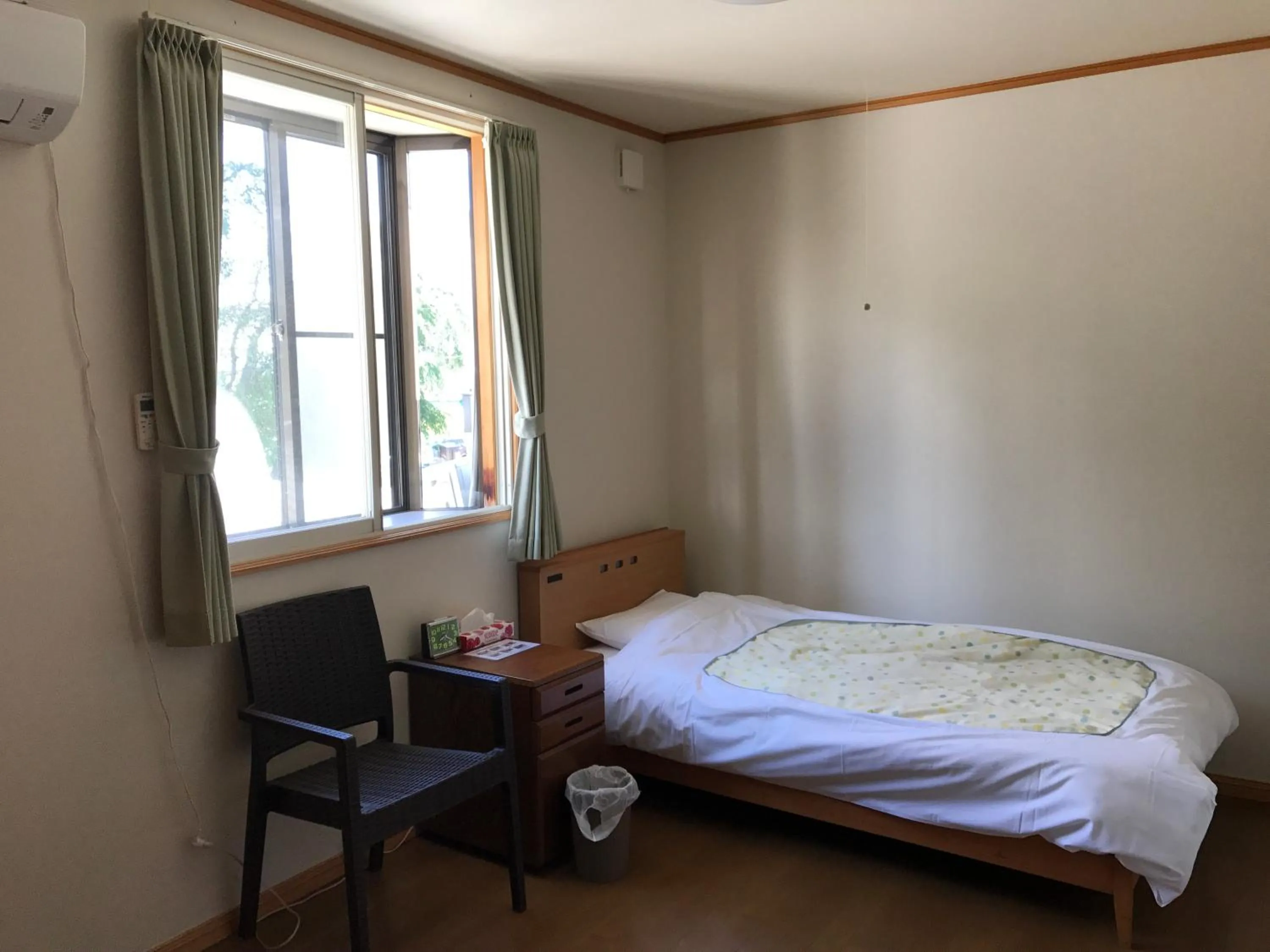 Photo of the whole room, Bed in Kakunodate Guesthouse Fuga