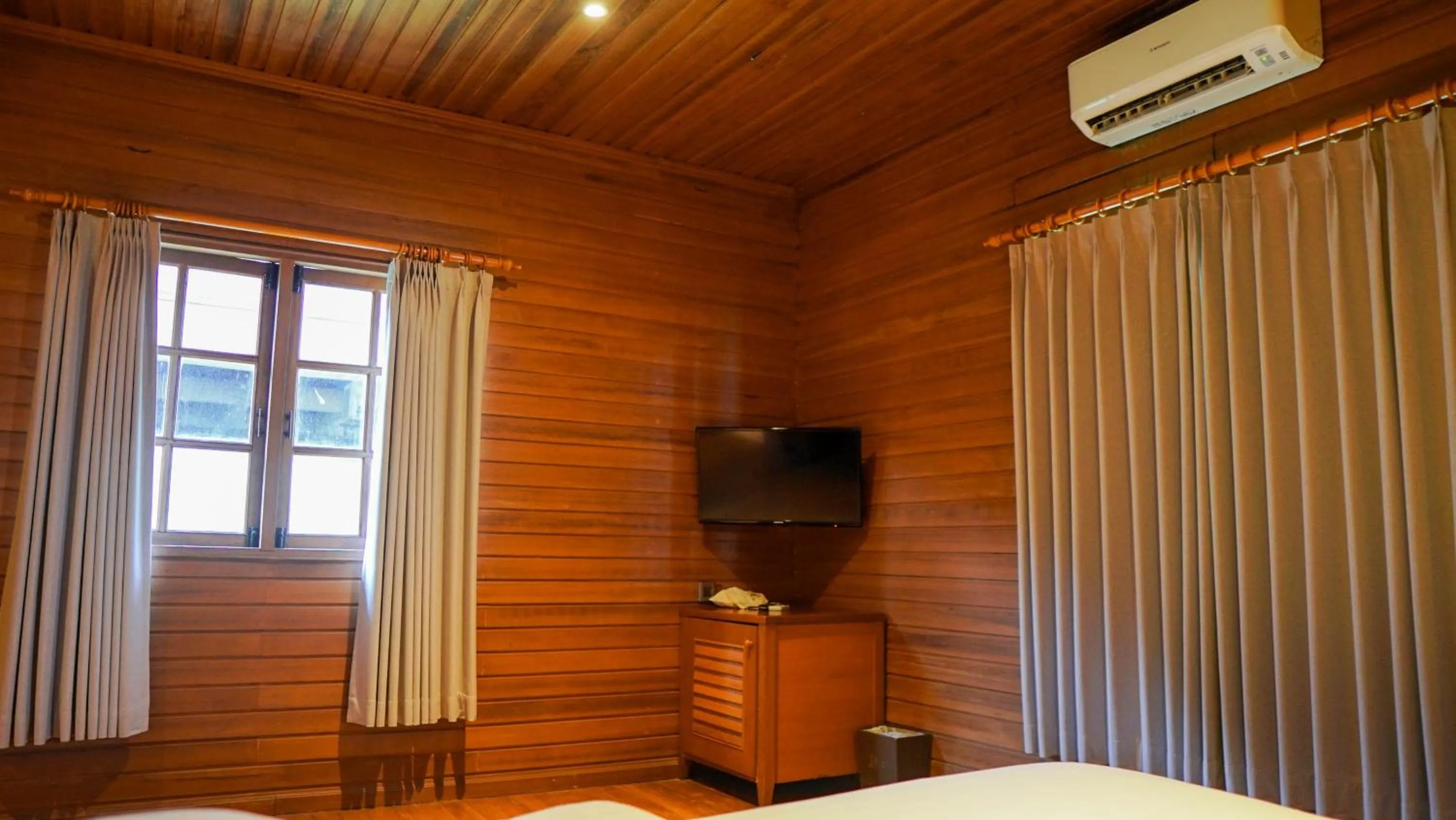 TV and multimedia, Bed in KTM Resort Batam