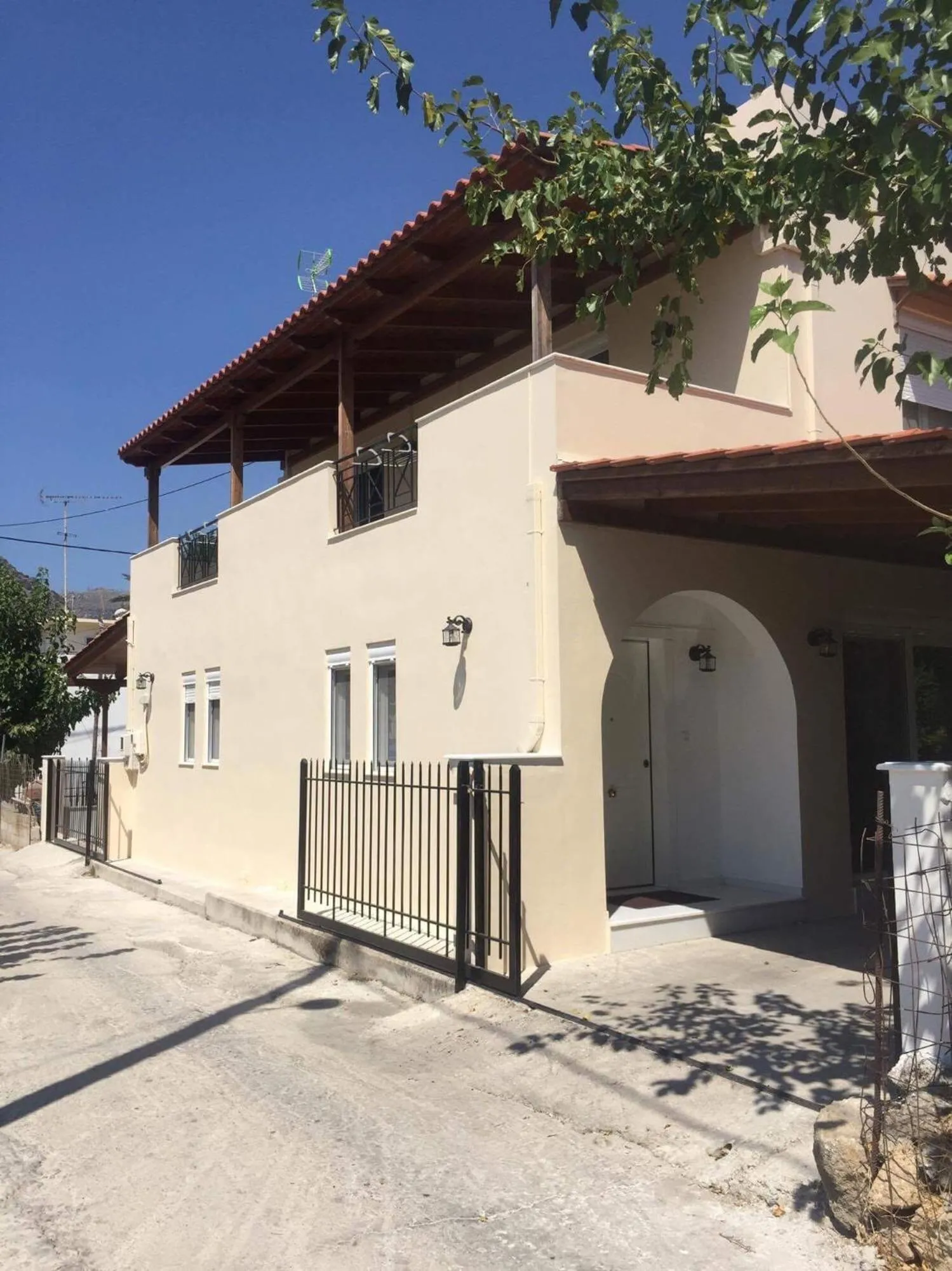 The Endless Blue Maisonette