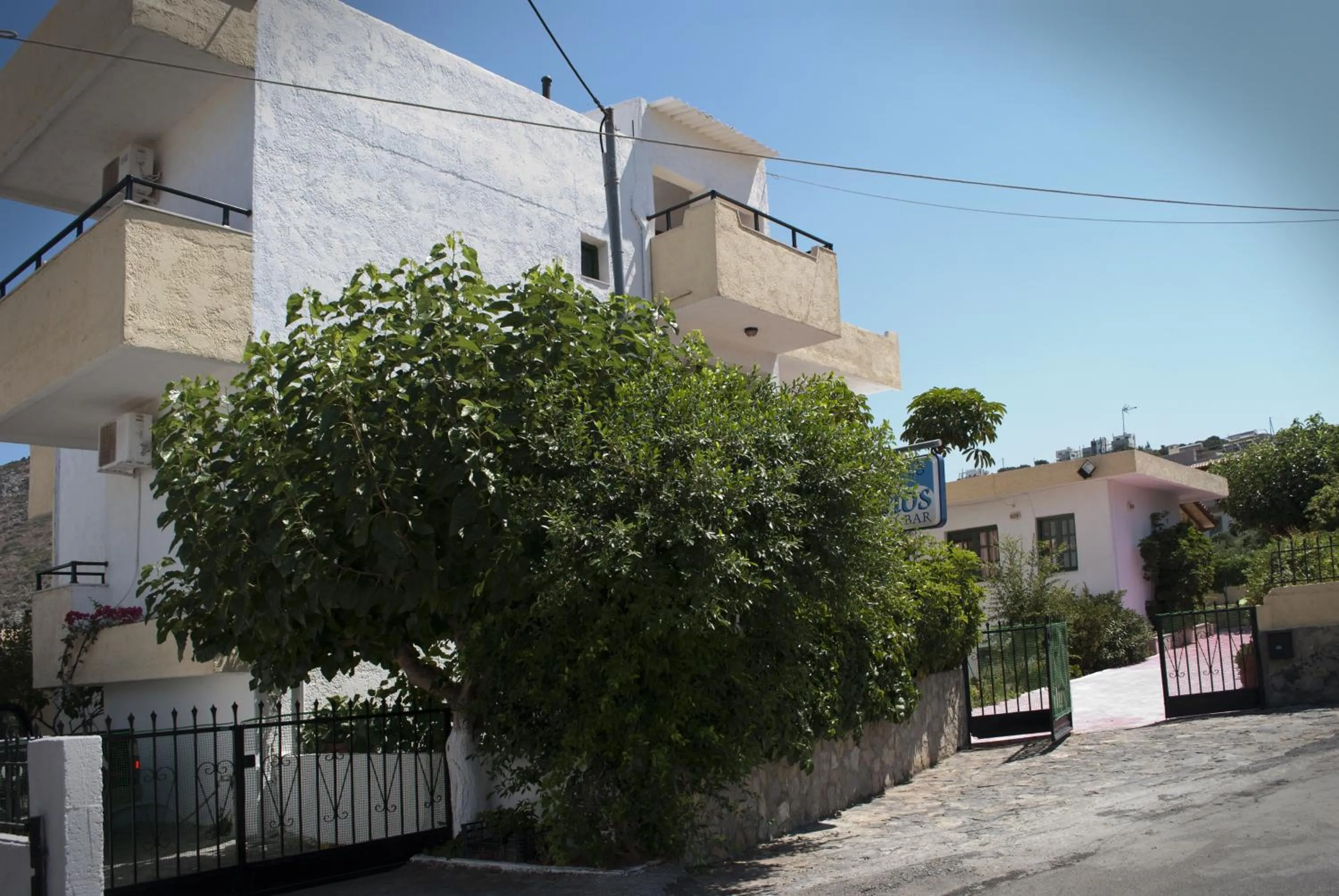 Prinos Apartments