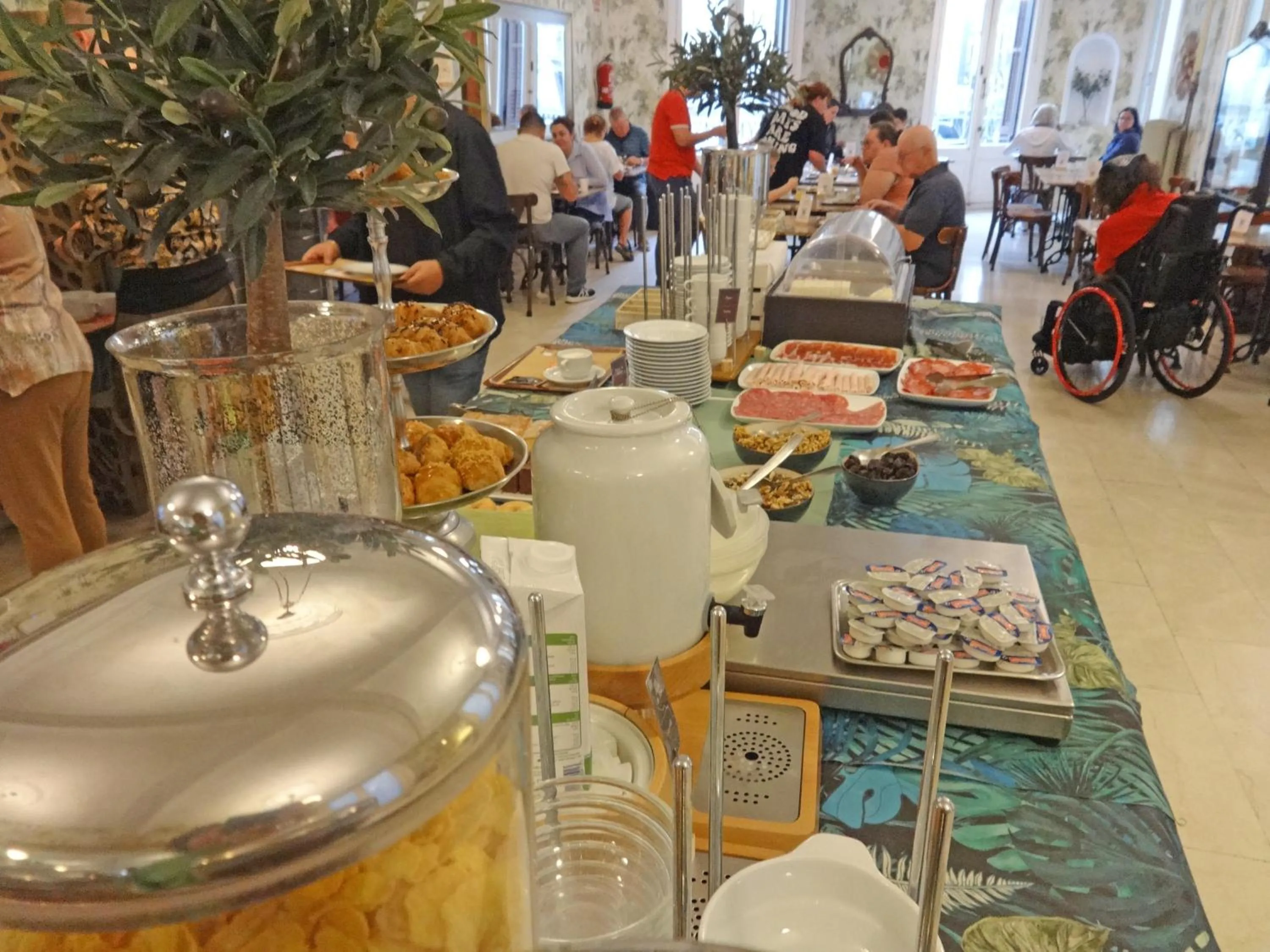 People in Hotel Lloret Ramblas