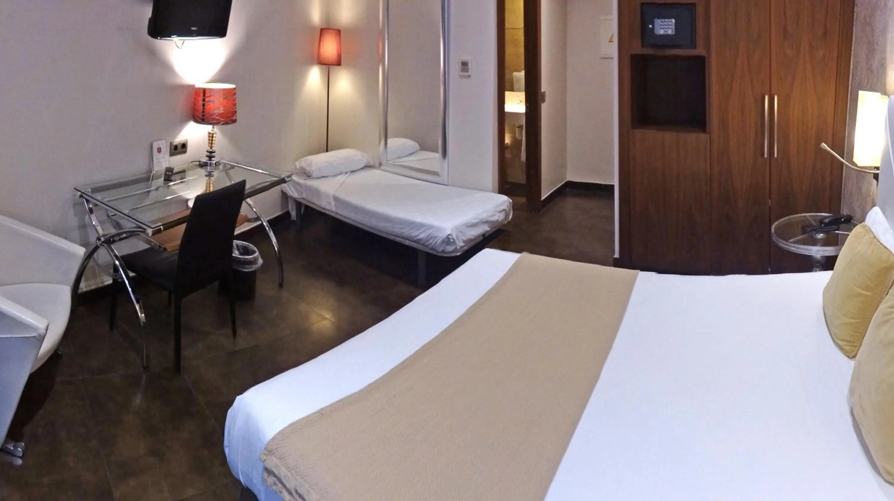 Bed in Hotel Lloret Ramblas
