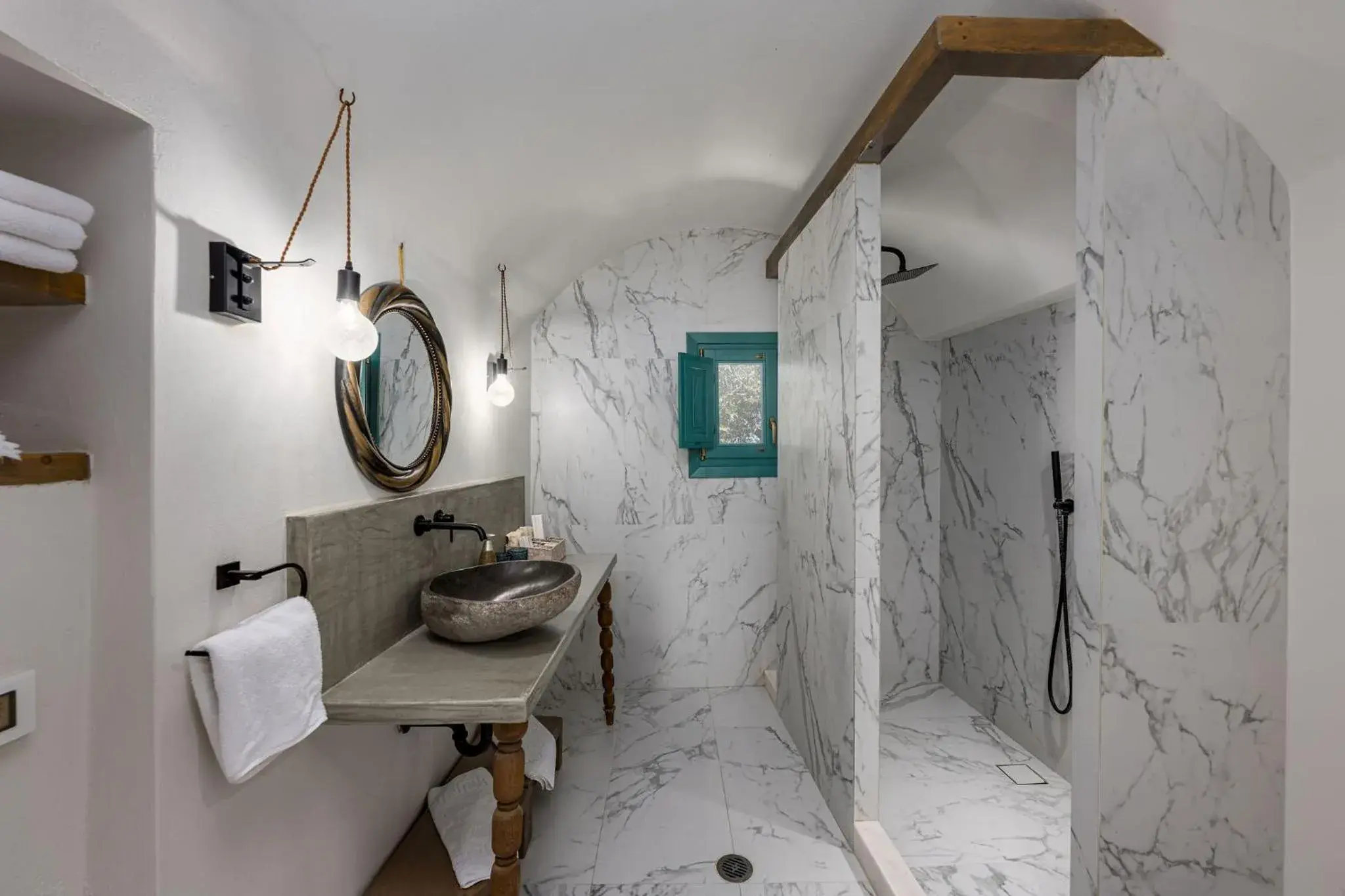 Shower in Passion Blue Villas Shower in Passion Blue Villas