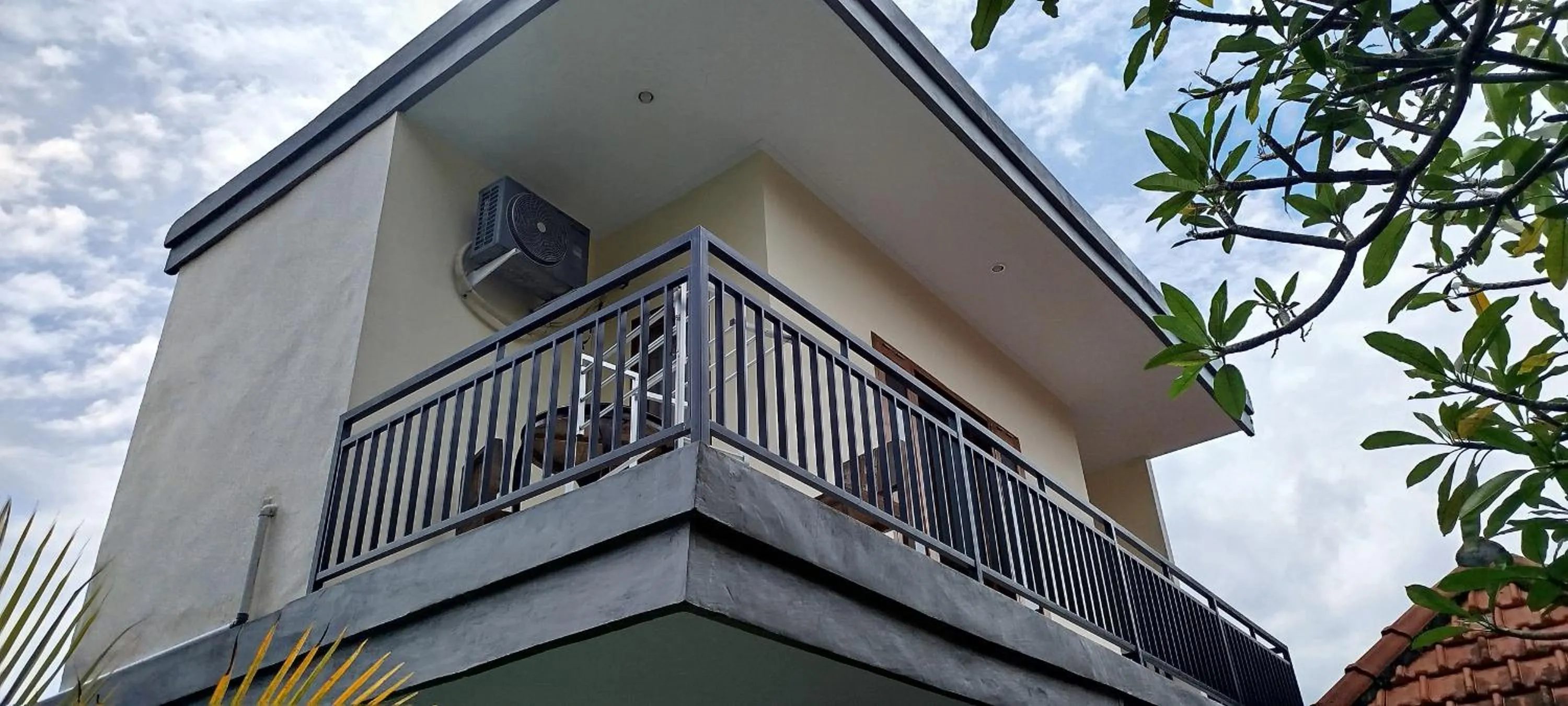 Property building in Rumah Roda
