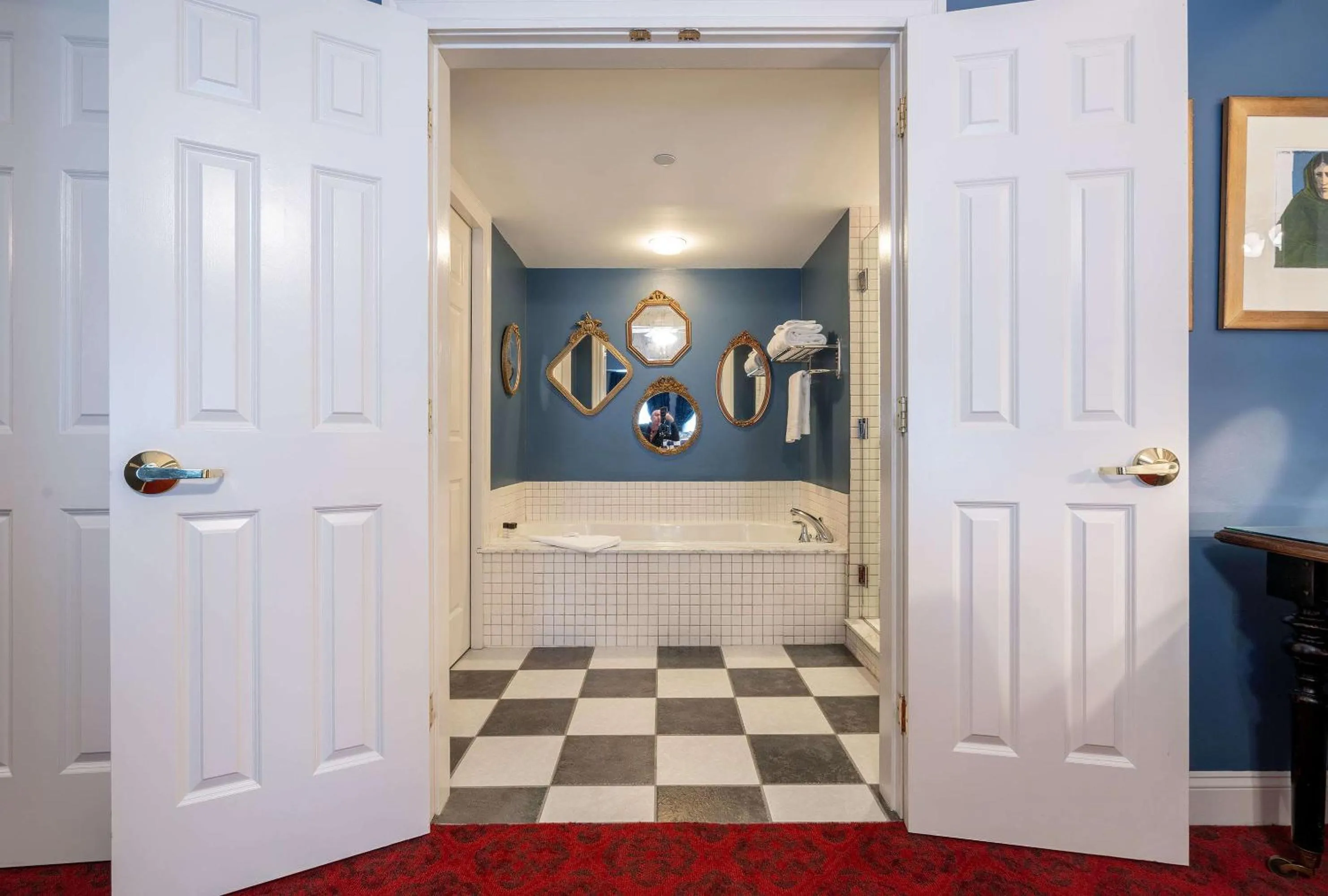 Bathroom in The Kendall Hotel at the Engine 7 Firehouse