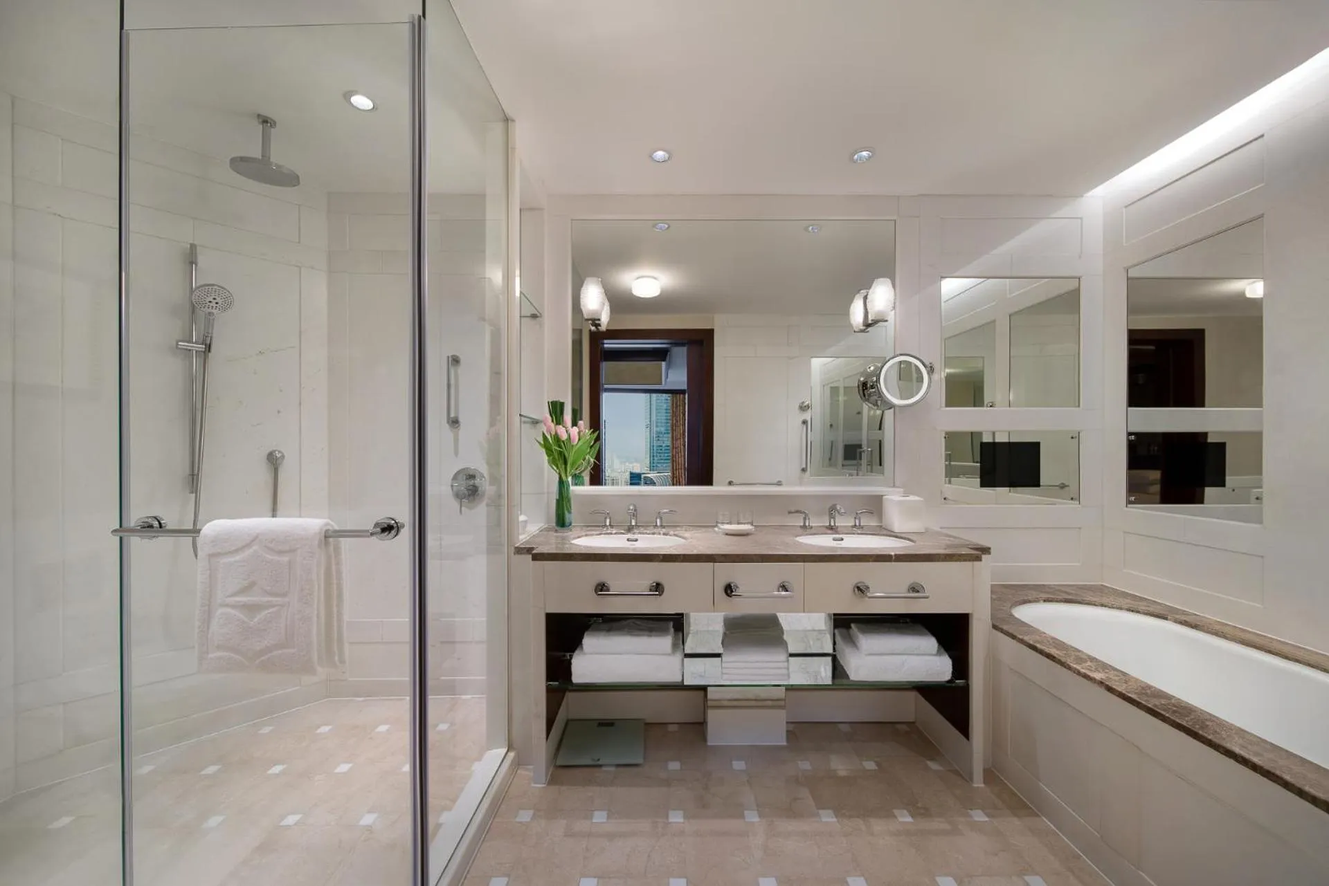 Bathroom in Futian Shangri-La, Shenzhen