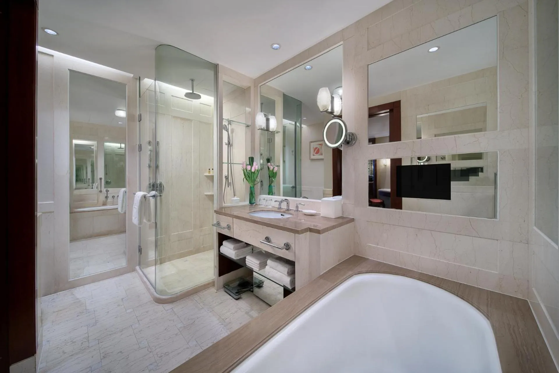 Bathroom in Futian Shangri-La, Shenzhen