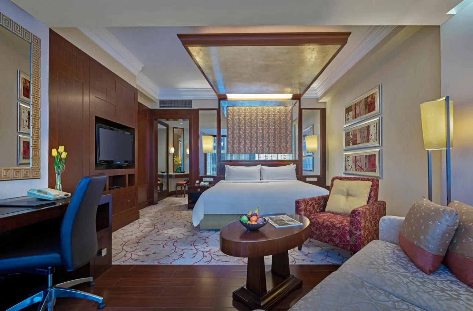 Bed in Futian Shangri-La, Shenzhen,Near to Shenzhen Convention&Exhibition Centre, Futian Railway Station