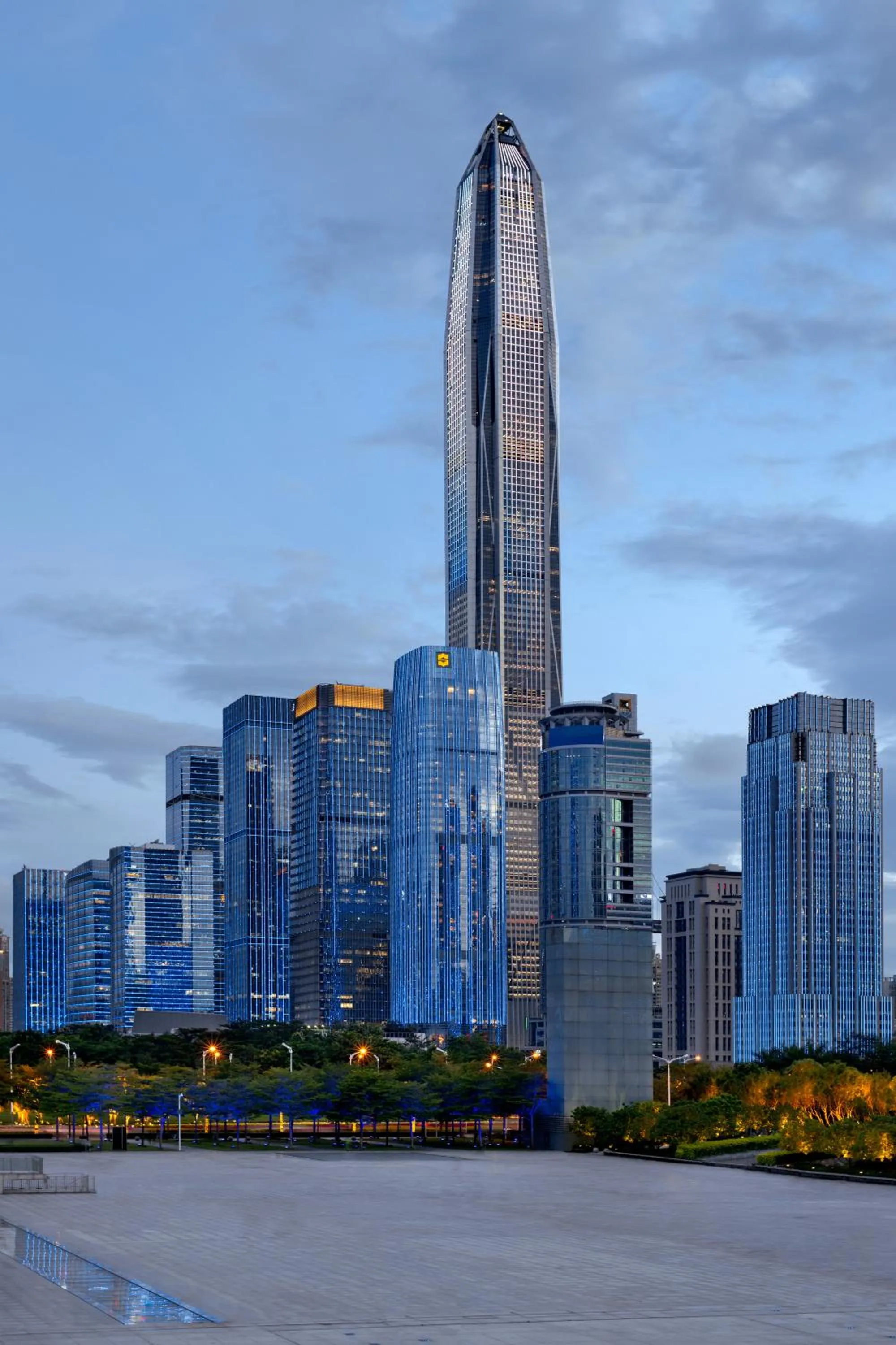 Nearby landmark in Futian Shangri-La, Shenzhen,Near to Shenzhen Convention&Exhibition Centre, Futian Railway Station