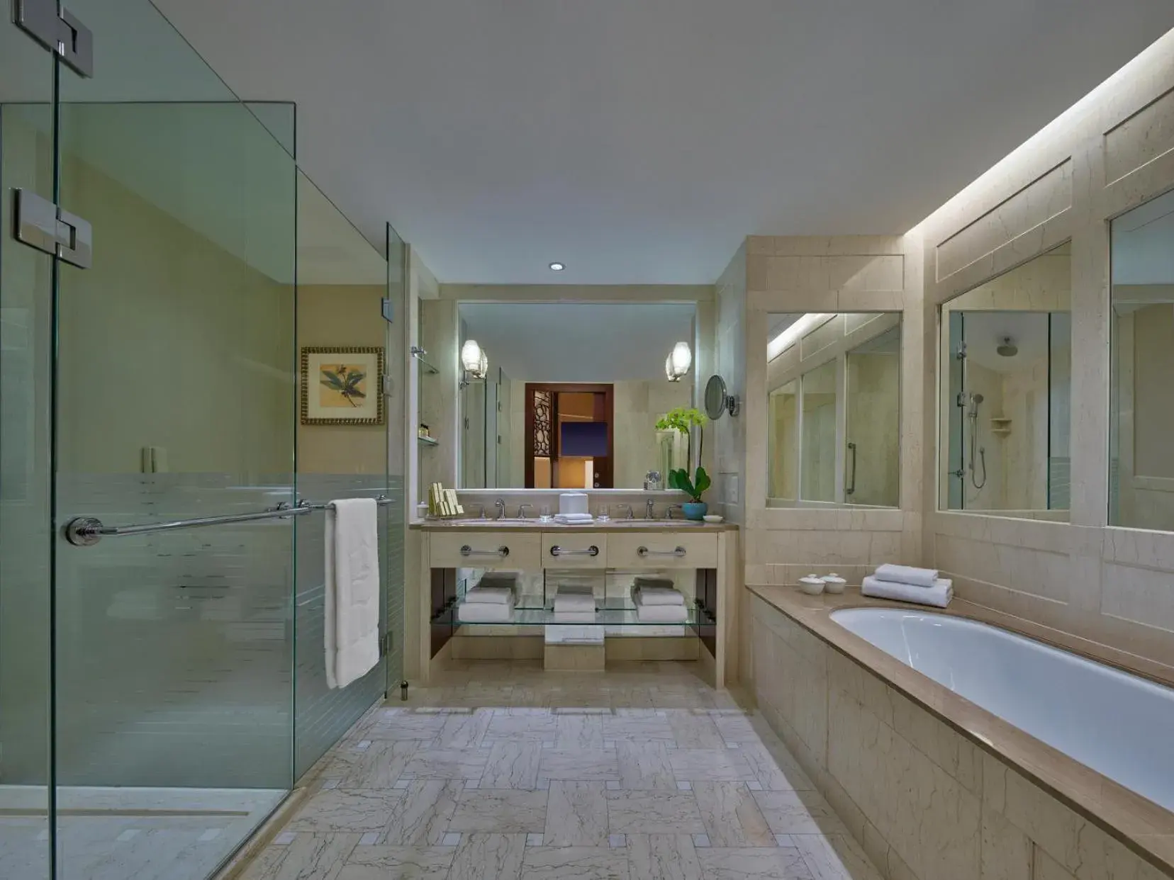 Executive Suite - with Executive lounge access in Futian Shangri-La, Shenzhen,Near to Shenzhen Convention&Exhibition Centre, Futian Railway Station Executive Suite - with Executive lounge access in Futian Shangri-La, Shenzhen,Near to Shenzhen Convention&Exhibition Centre, Futian Railway Station