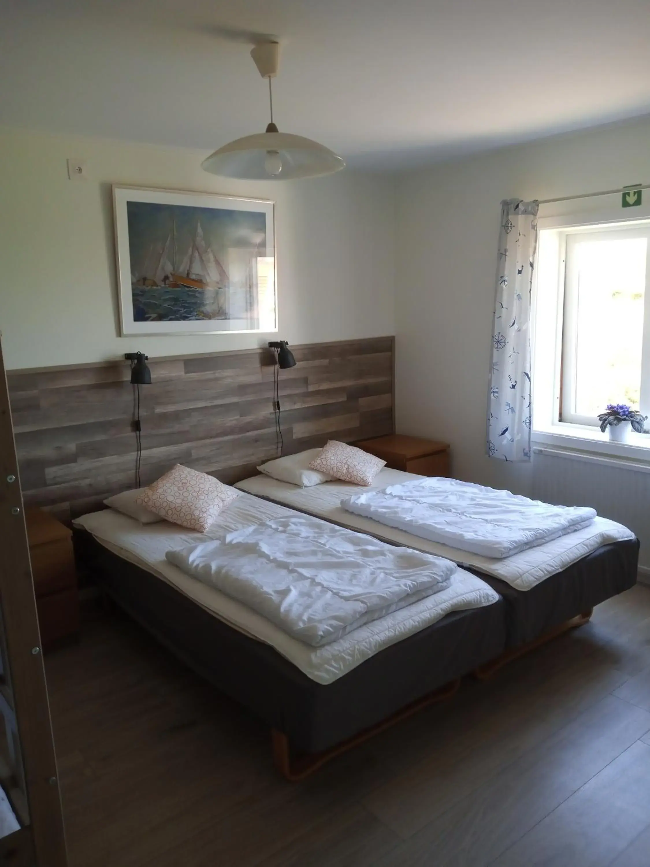 Quadruple Room with Private Bathroom - single occupancy in Kungshamns Vandrarhem Quadruple Room with Private Bathroom - single occupancy in Kungshamns Vandrarhem