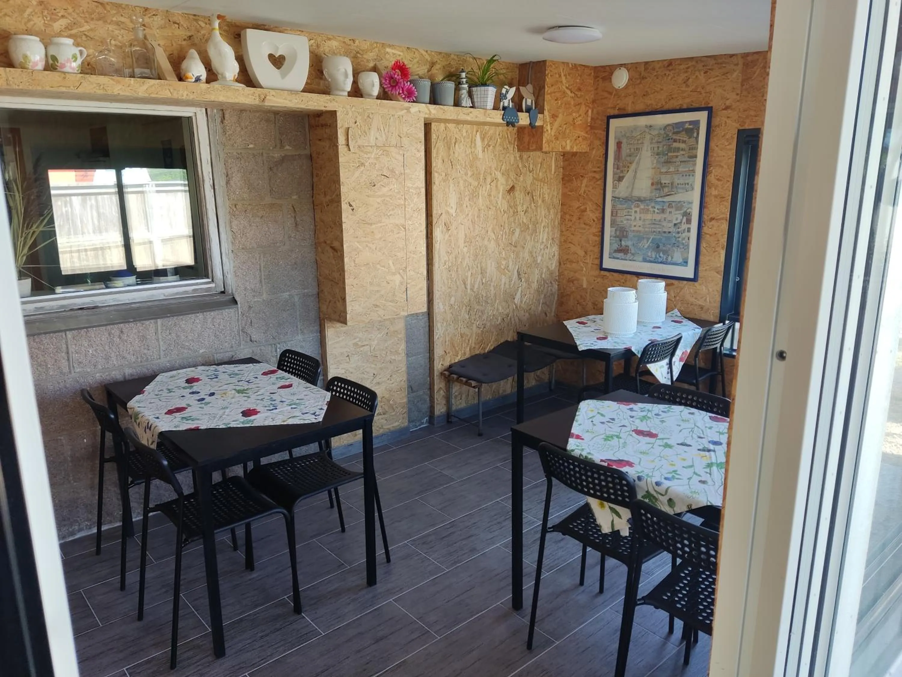 Dining area in Kungshamns Vandrarhem