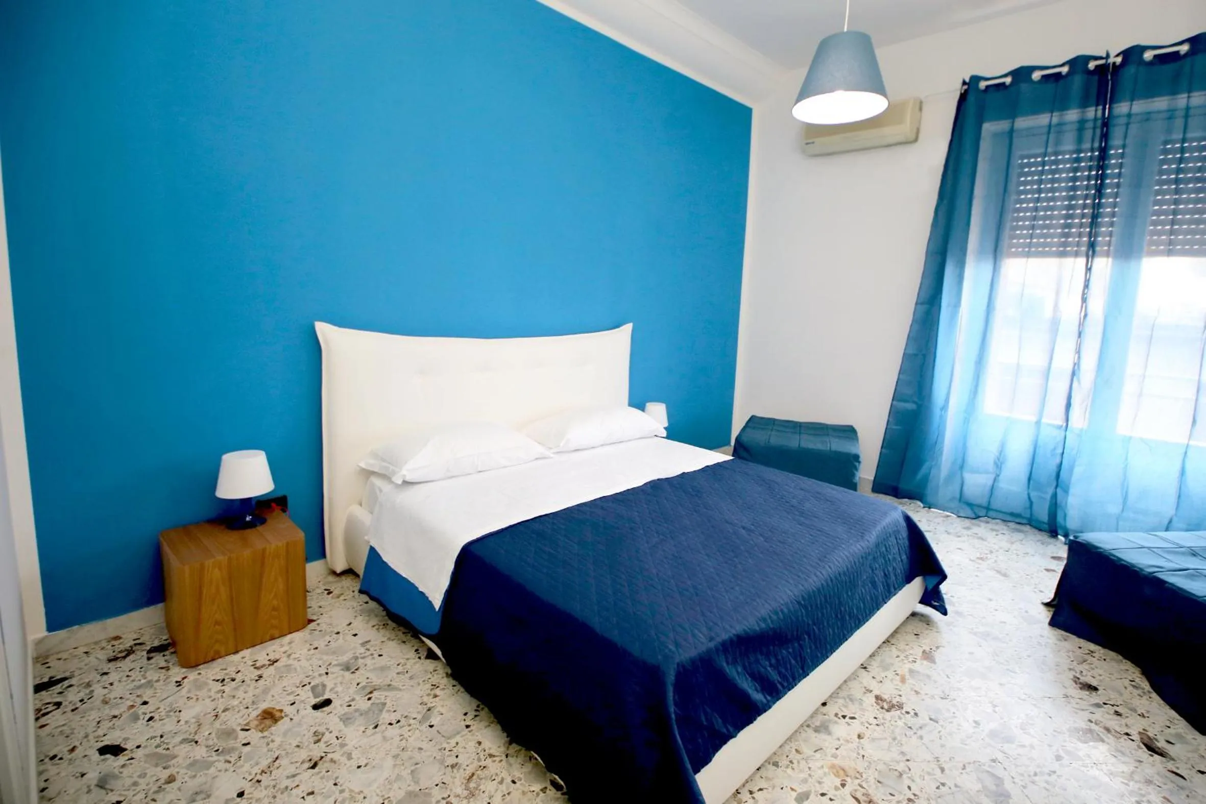 Bed in B&B Salernow2